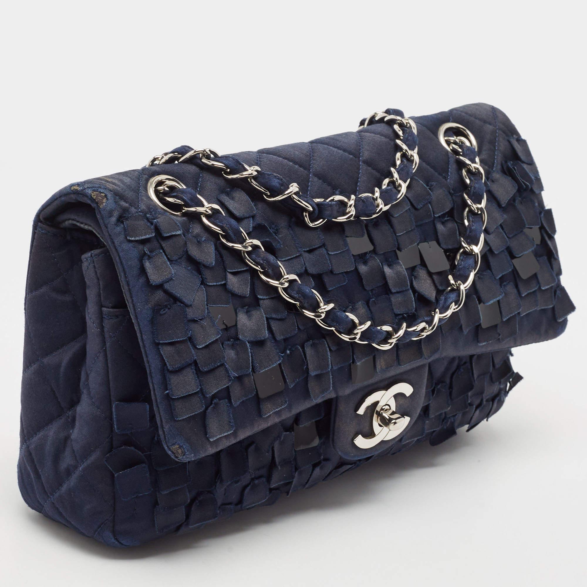 Chanel Navy Blue Quilted Satin Medium Classic Double Flap Bag In Good Condition For Sale In Dubai, Al Qouz 2