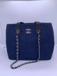 Chanel - Fourre-tout extensible à 2 volets en raphia tressé bleu marine