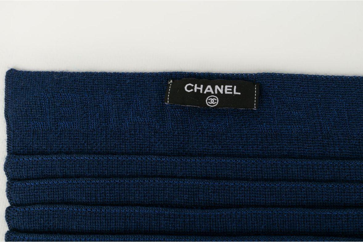 Chanel Navy Blue Scarf In Excellent Condition For Sale In SAINT-OUEN-SUR-SEINE, FR