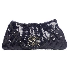 Chanel Marineblaue Halbmond-Clutch mit Pailletten CC