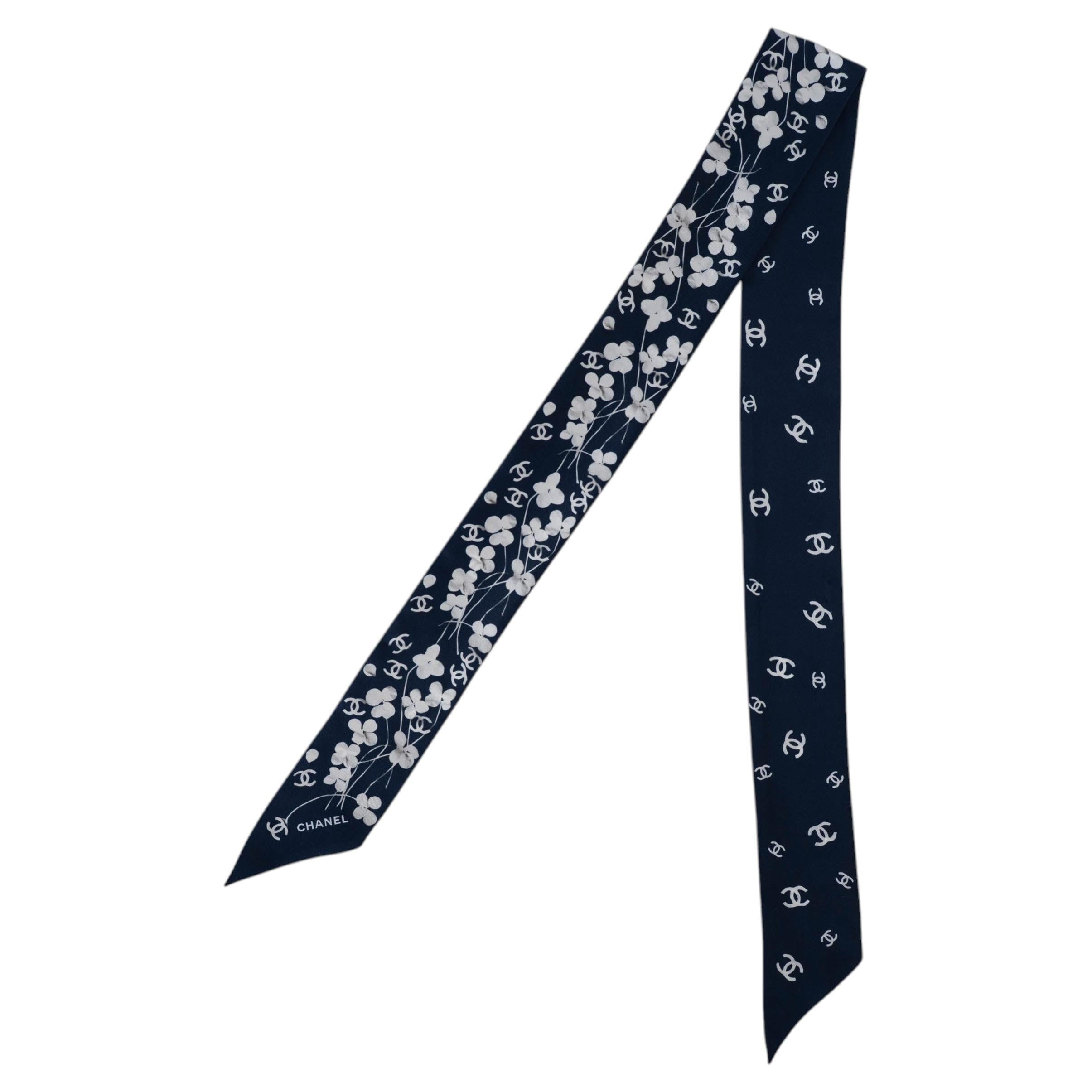 CHANEL navy blue silk 21A FOUR LEAF CLOVER SLIM BANDEAU Scarf For Sale