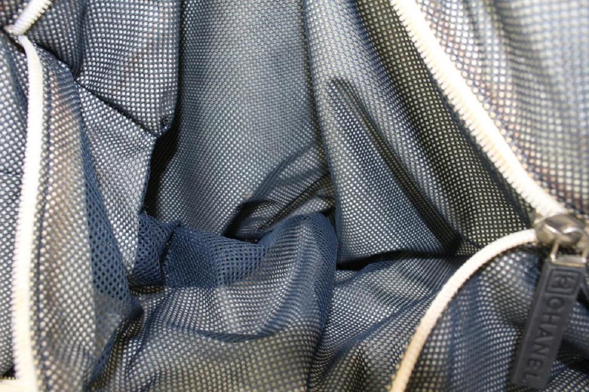 Chanel Chanel Marineblaue gestreifte Sports Line Duffle Tote Bag 929c98 im Angebot 7