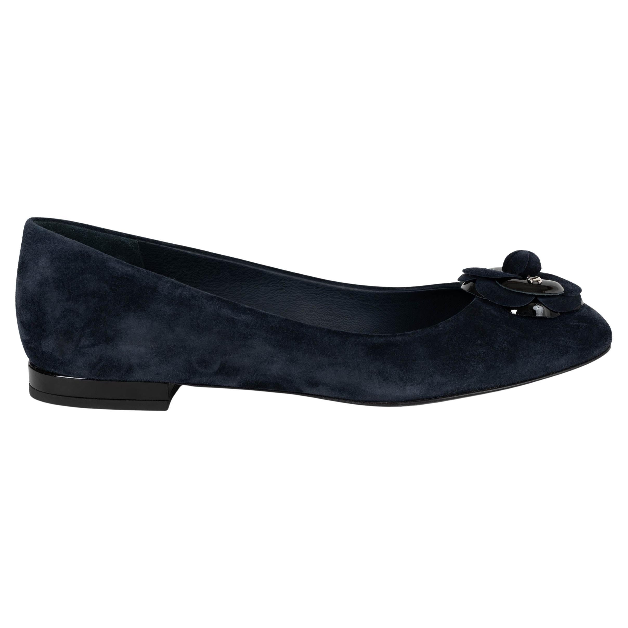 Chaussures de ballet CHANEL 16A ROME CAMELLIA en daim bleu marine 39