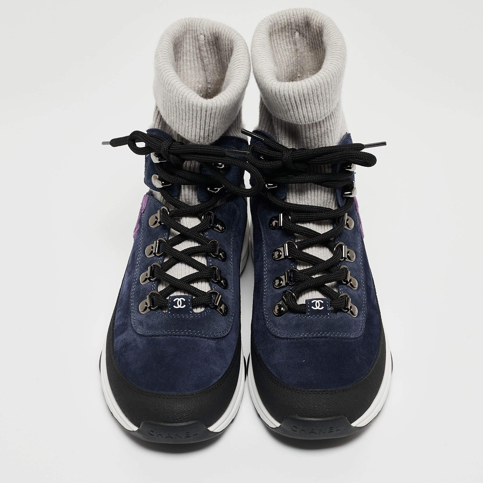 Chanel Navy Blue Suede and Leather Interlocking CC Logo Sock Sneakers Size 38 For Sale 1