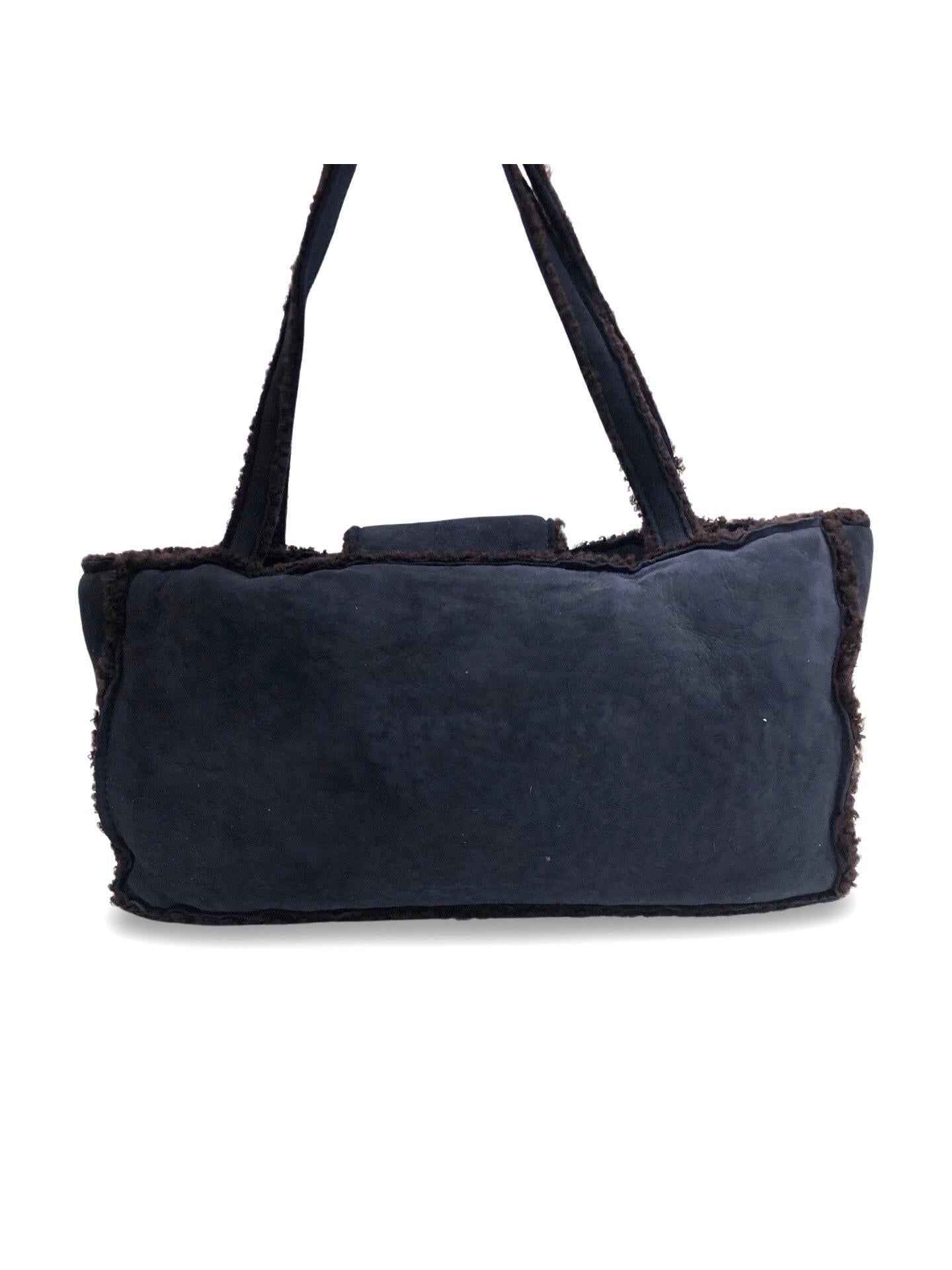 Women's or Men's Chanel Navy Blue Suede Shearling Trim CC Turnlock Shoulder Handbag For Sale