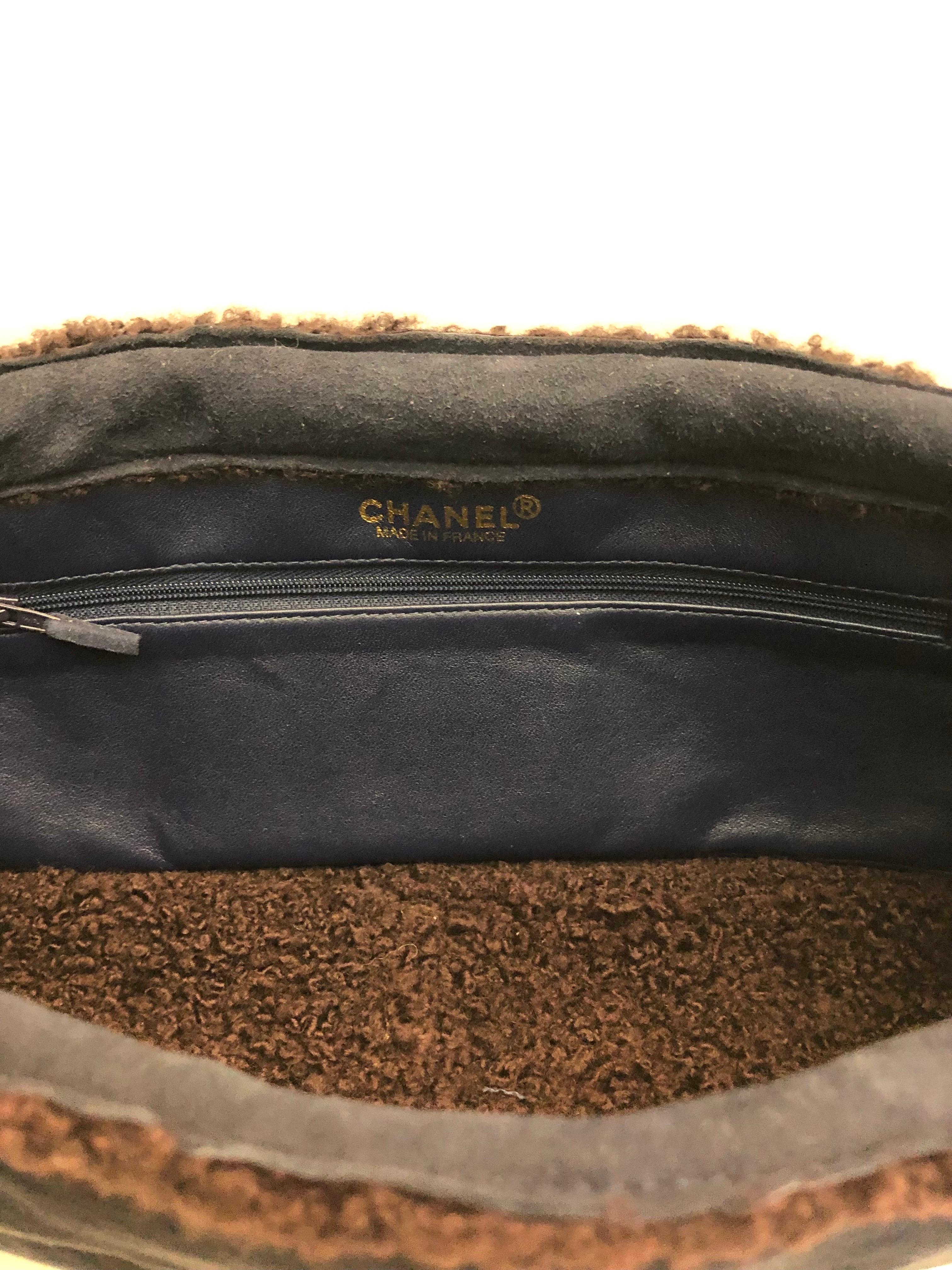 Chanel Navy Blue Suede Shearling Trim CC Turnlock Shoulder Handbag For Sale 1