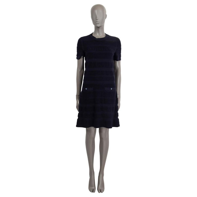 CHANEL navy blue wool 2019 19B SHORT SLEEVE TEXTURED KNIT Dress 38 S For  Sale at 1stDibs