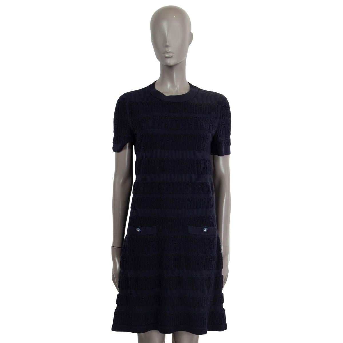 Black CHANEL navy blue wool 2019 19B SHORT SLEEVE TEXTURED KNIT Dress 38 S For Sale