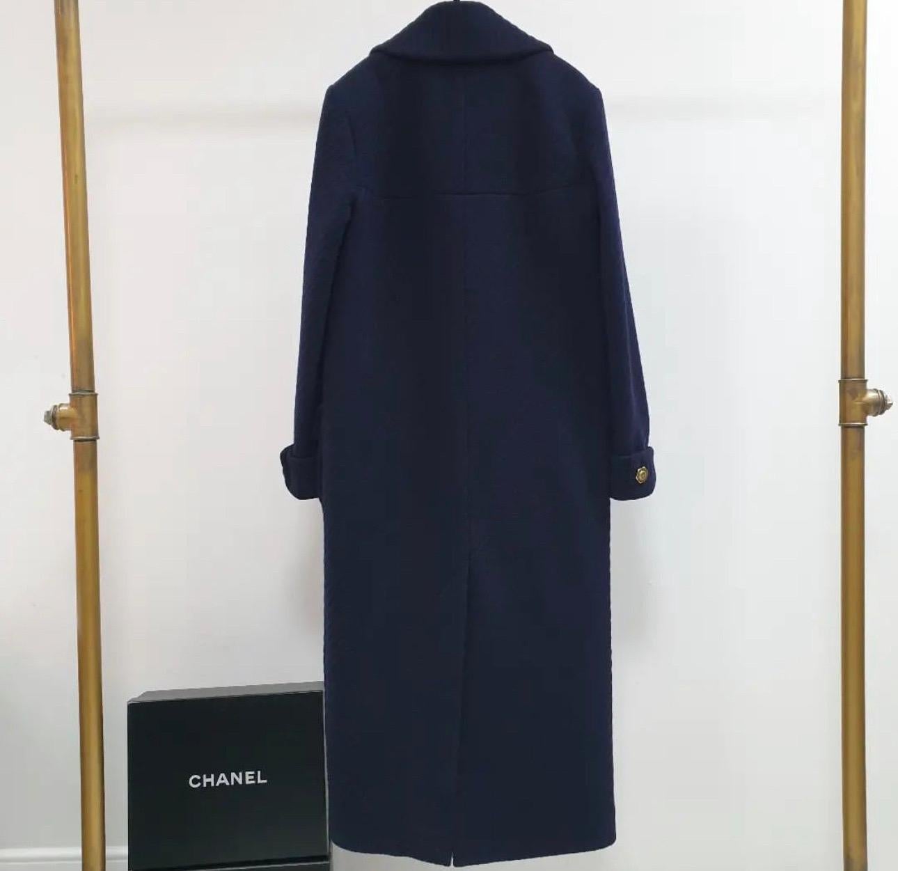 Chanel Navy Blue Wool Midi Coat In Good Condition In Krakow, PL