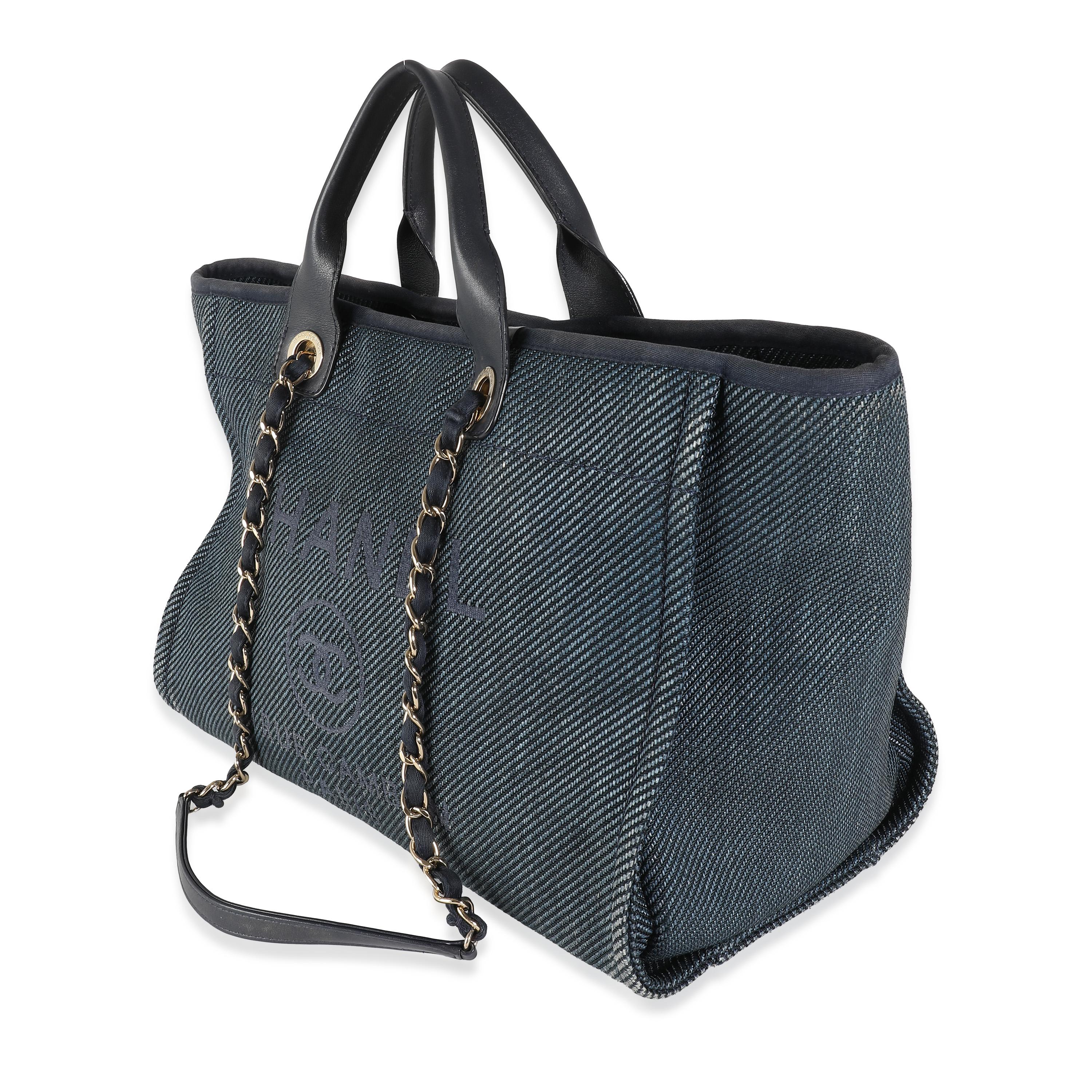 Chanel Navy Blue Woven Straw Raffia Medium Deauville Tote In Excellent Condition For Sale In New York, NY