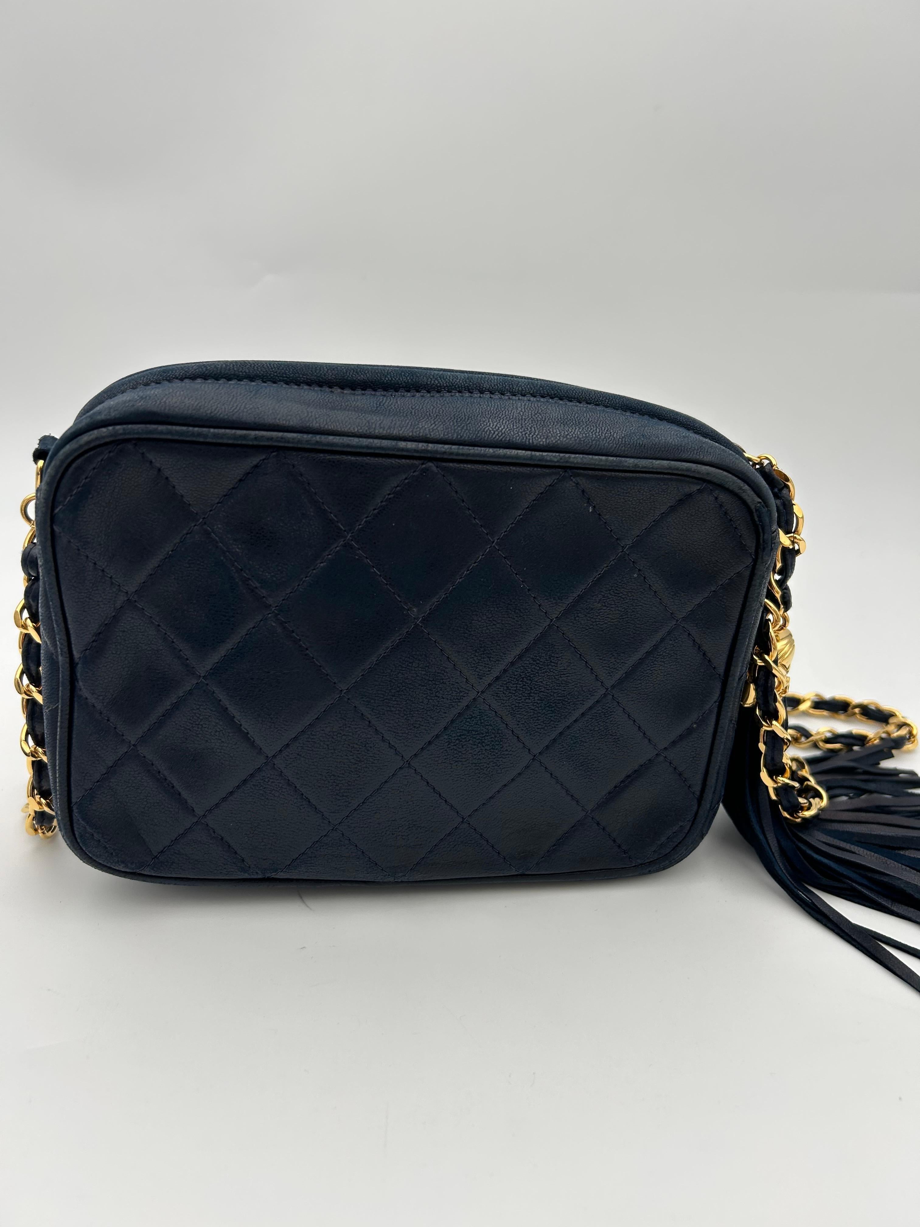 da uomo o donna Chanel Navy Camera Front Pocket CC Tassel Bag 1990 in vendita