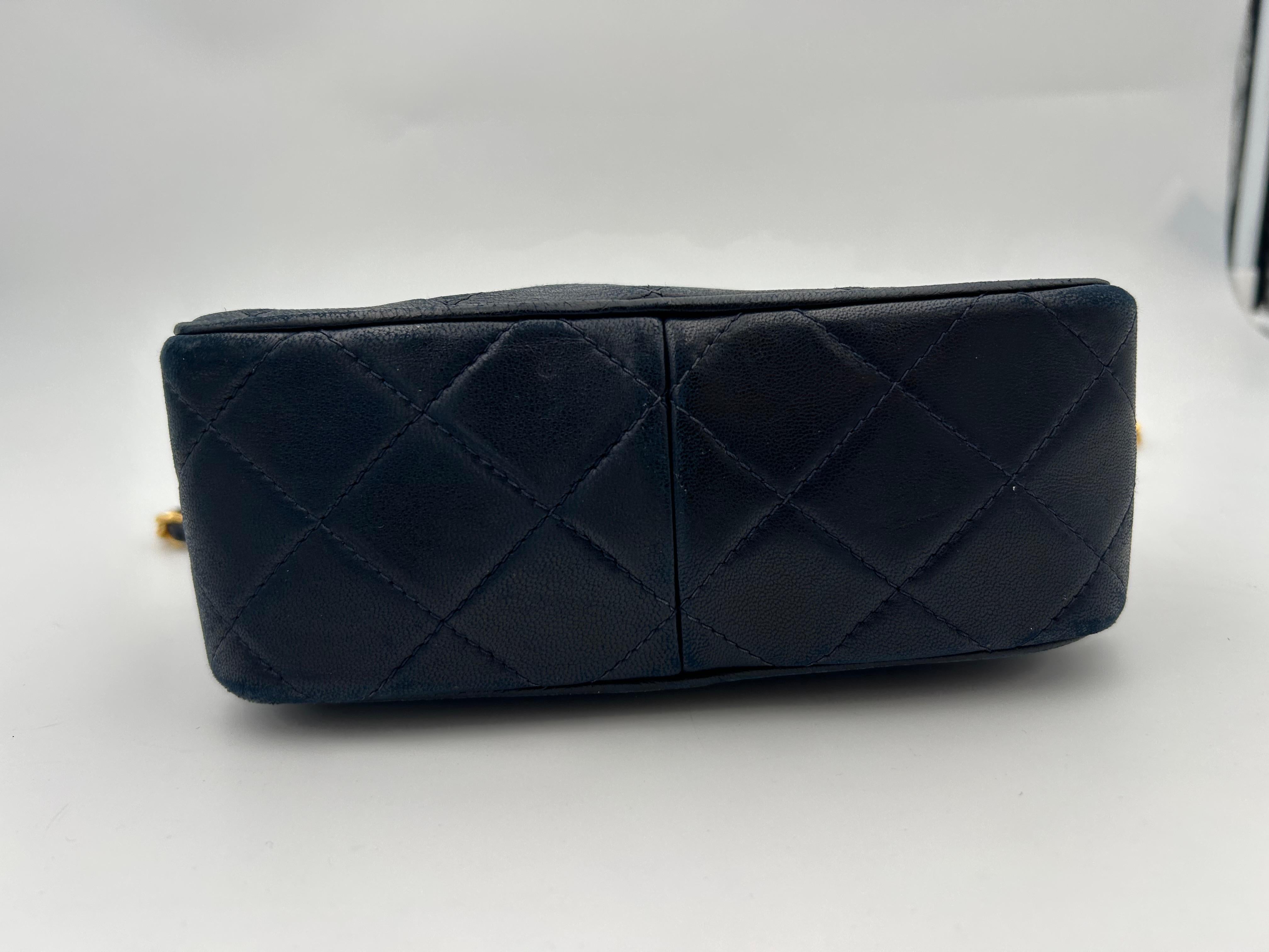 Chanel Navy Camera Front Pocket CC Tassel Bag 1990 in vendita 1