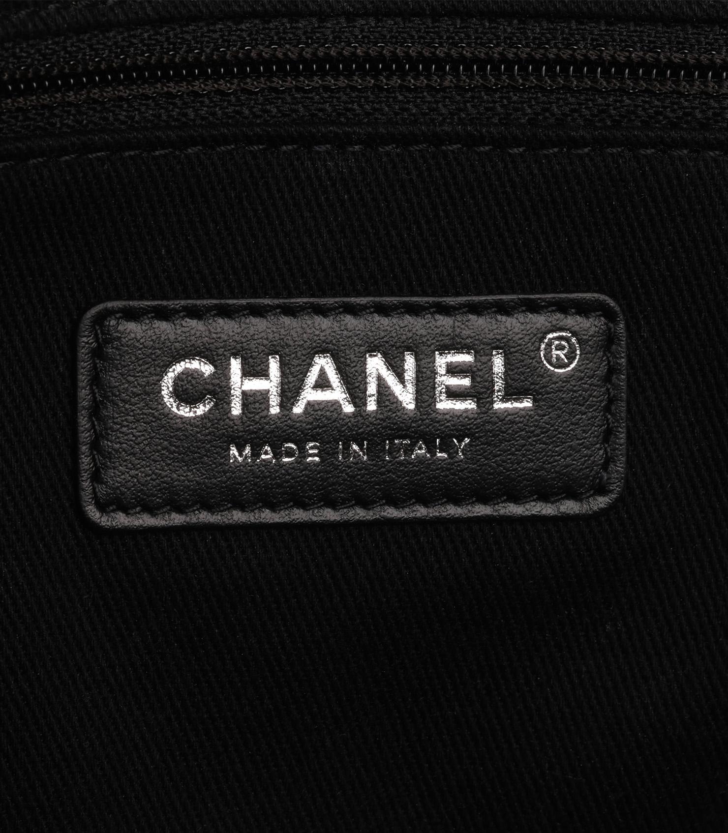 Chanel Borsa da bowling Deauville in tela marina e pelle di vitello nera in vendita 3