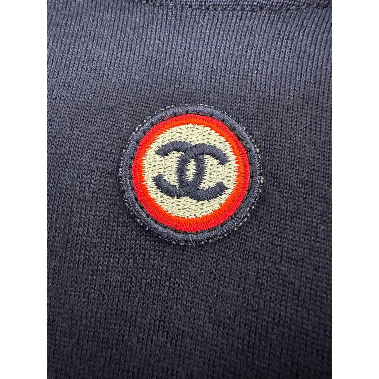Chanel - Pull en cachemire bleu marine avec logo CC Sz.40 en vente 1