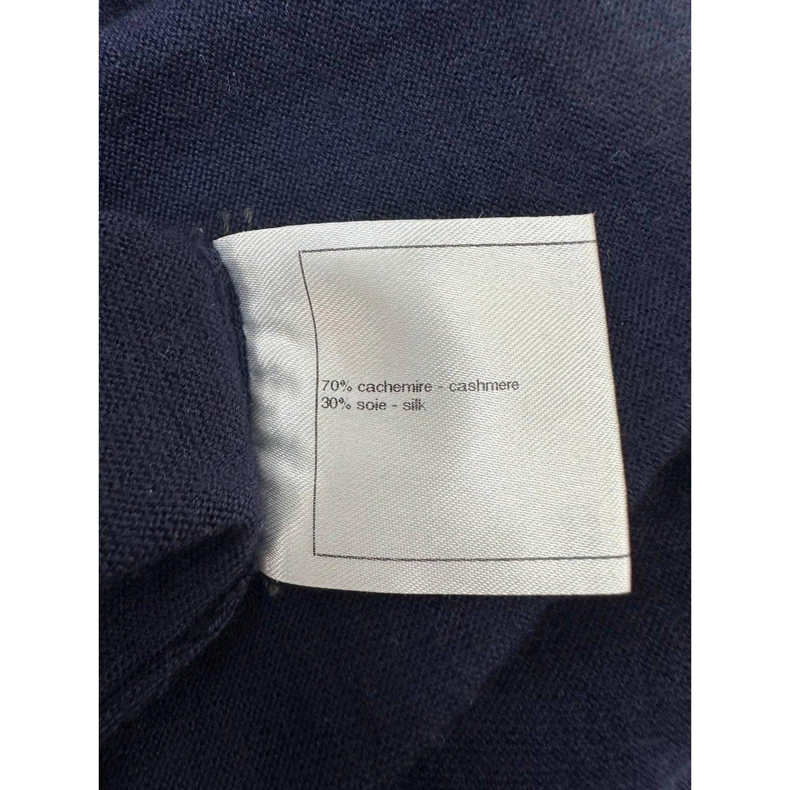 Chanel - Pull en cachemire bleu marine avec logo CC Sz.40 en vente 3