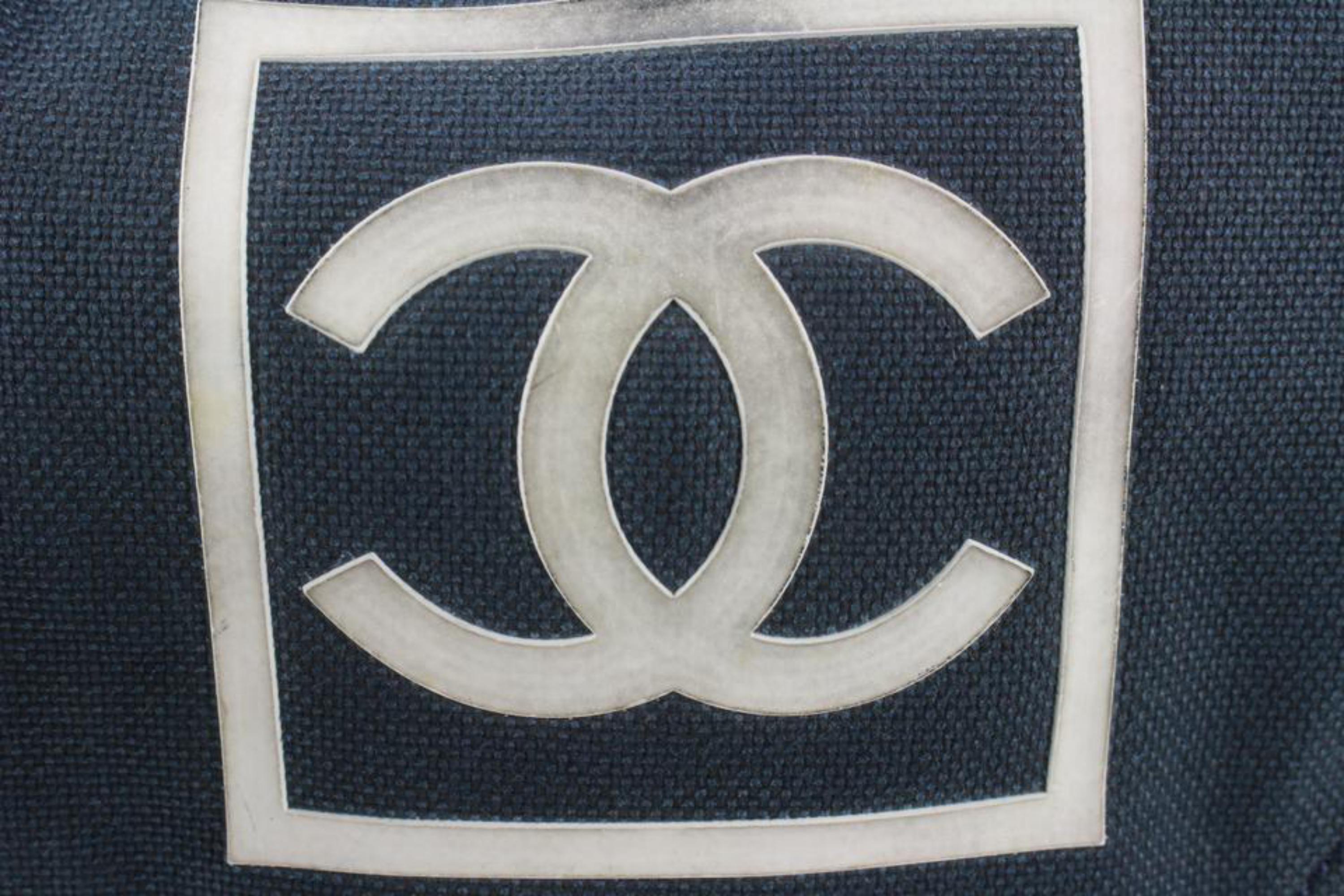 Women's Chanel Navy CC Logo Sports Messenger Crossbody 56cc76s For Sale