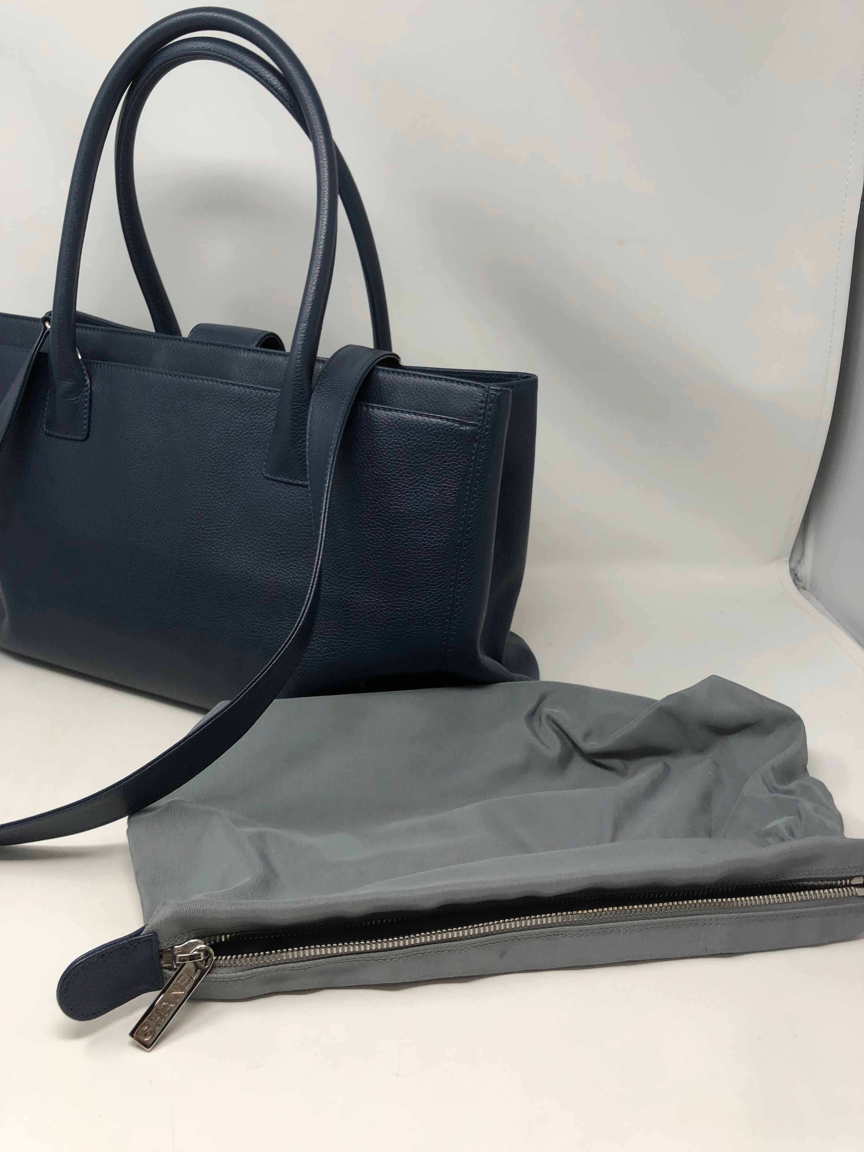 Chanel Navy Cerf Executive Shopper Tote  4
