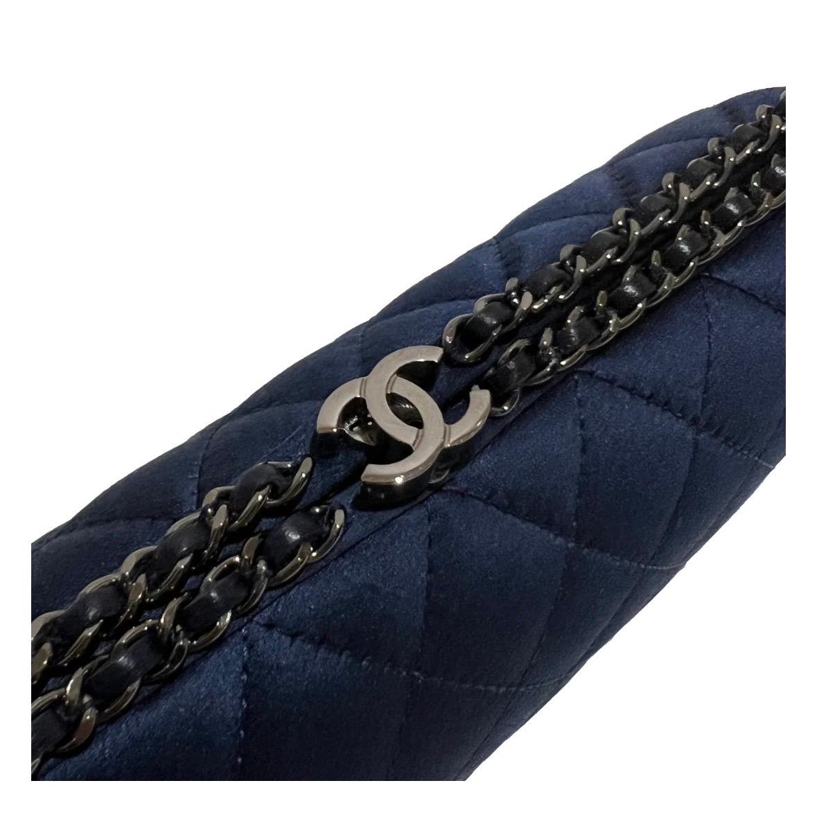 Chanel Navy Chain Around Clutch Pre-Fall2012 3