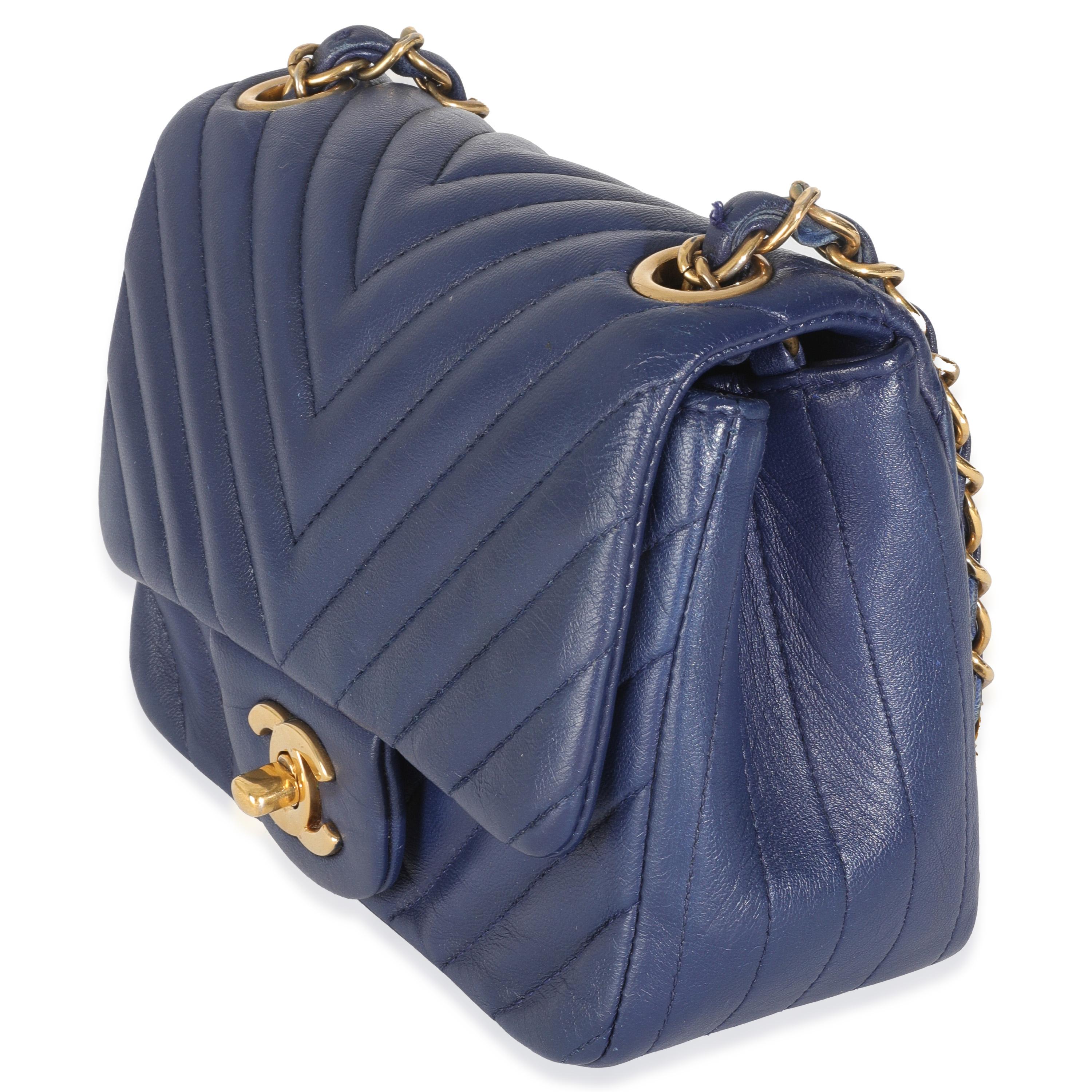 Chanel Navy Chevron Lambskin Mini Square Flap Bag Excellent état - En vente à New York, NY