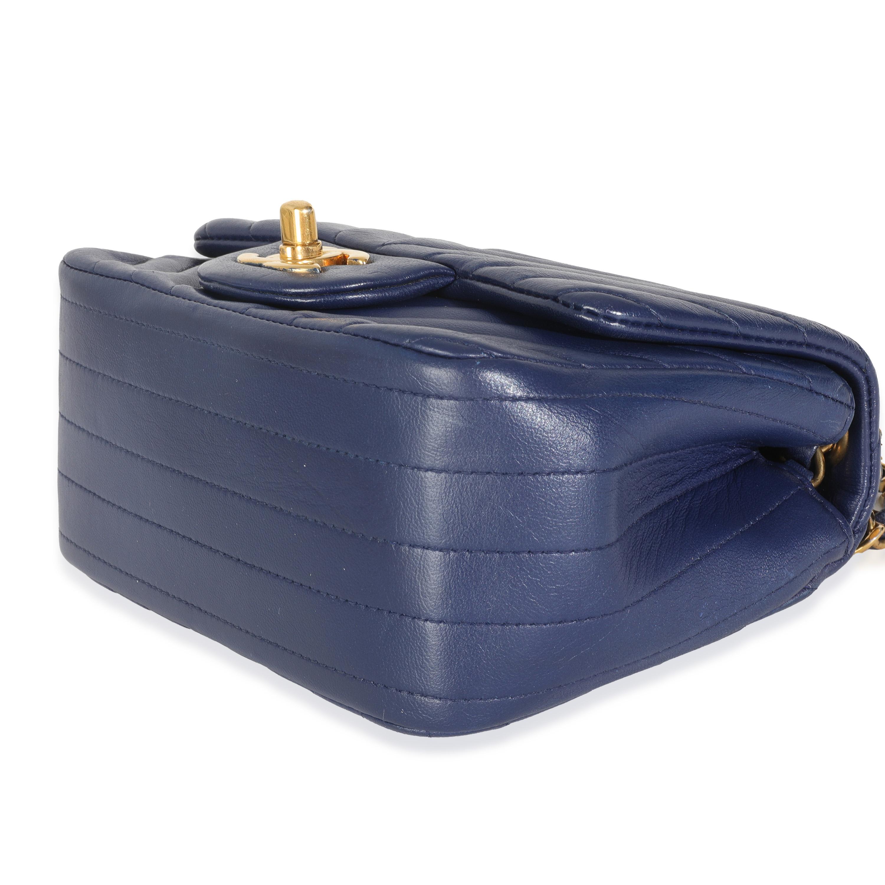 Chanel Navy Chevron Lambskin Mini Square Flap Bag Pour femmes en vente
