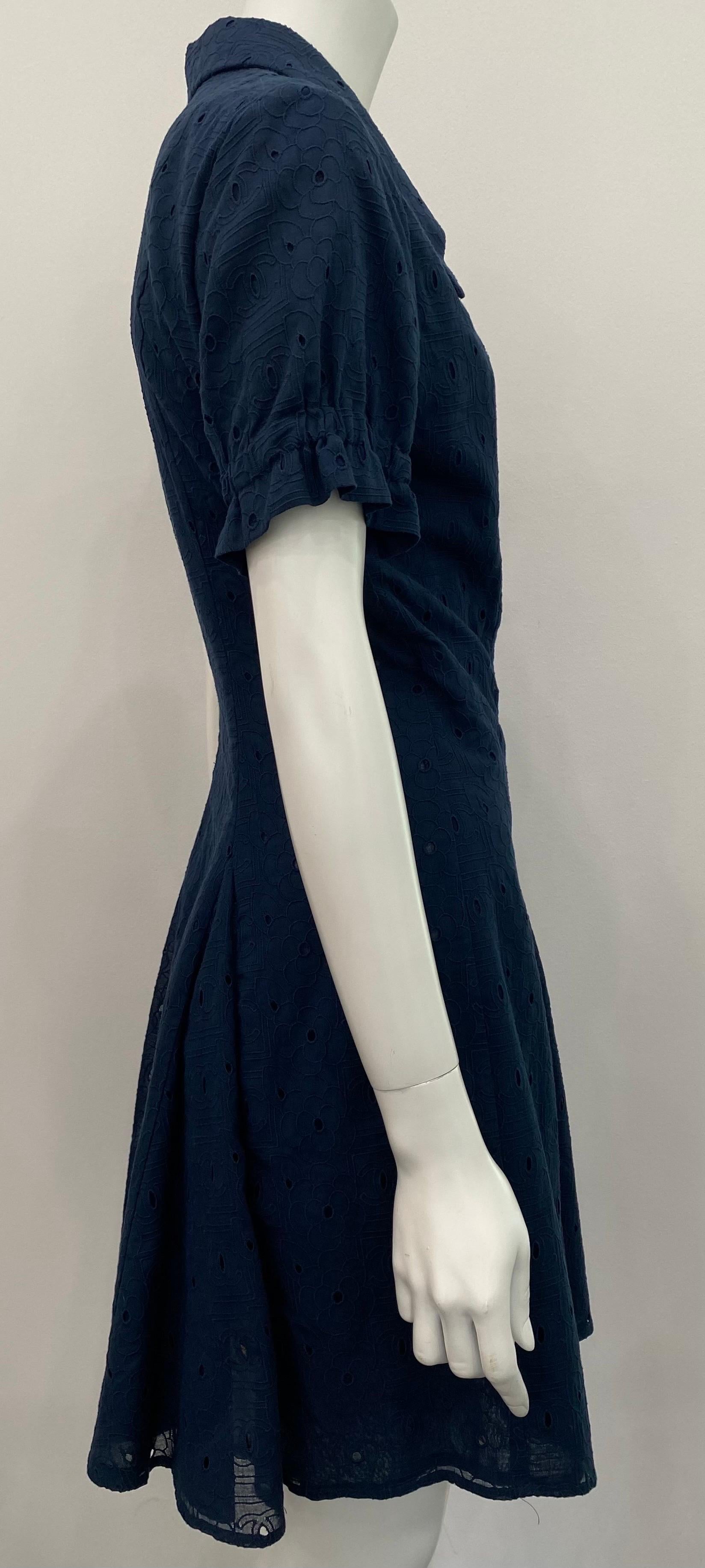 Chanel Navy Cotton Eyelet Wrap Dress - Sz 42 - 07P Collection In Good Condition For Sale In West Palm Beach, FL