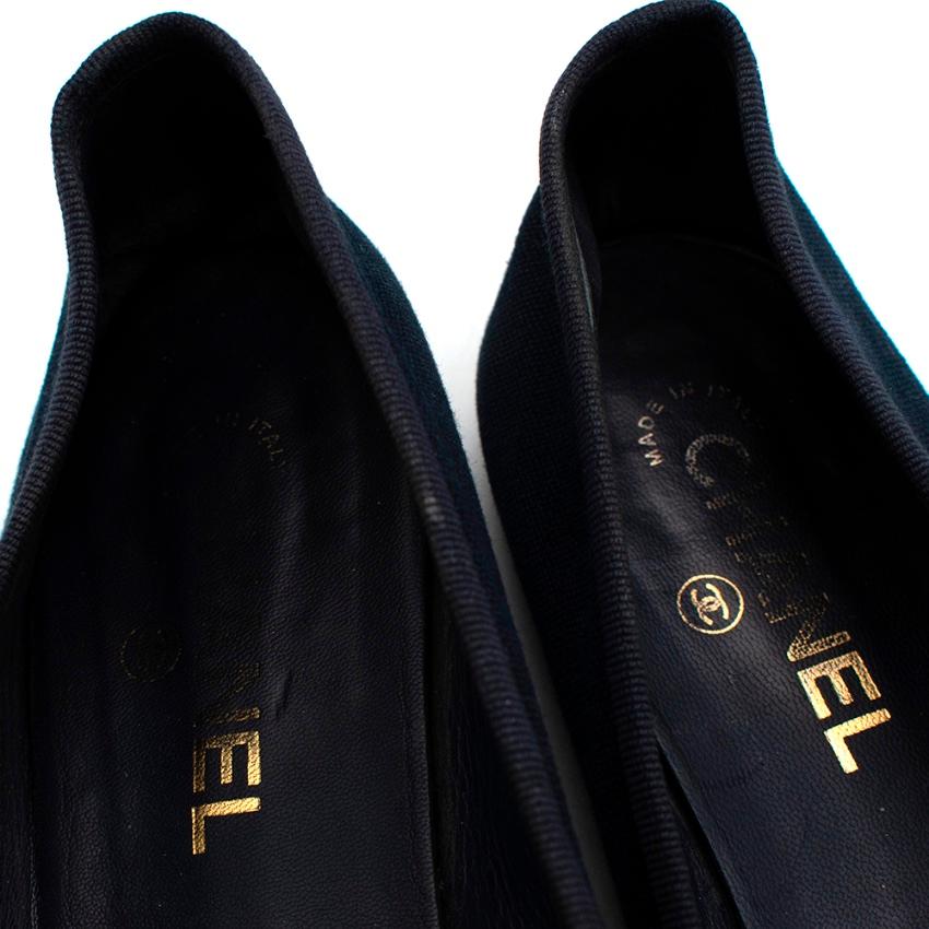 Chanel Navy & Gold Canvas & Leather CC Ballerina Flats - Size EU 40C In Excellent Condition In London, GB