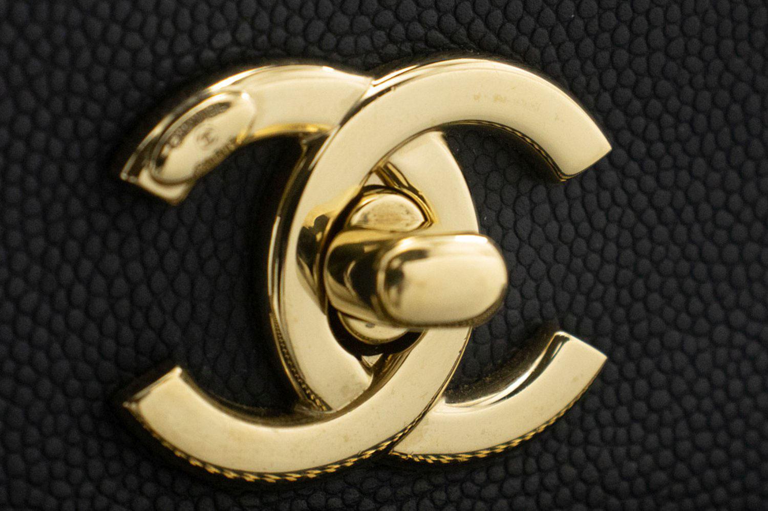 CHANEL Navy Grained Calfskin Leather Shoulder Bag Handbag Quilted For Sale 7