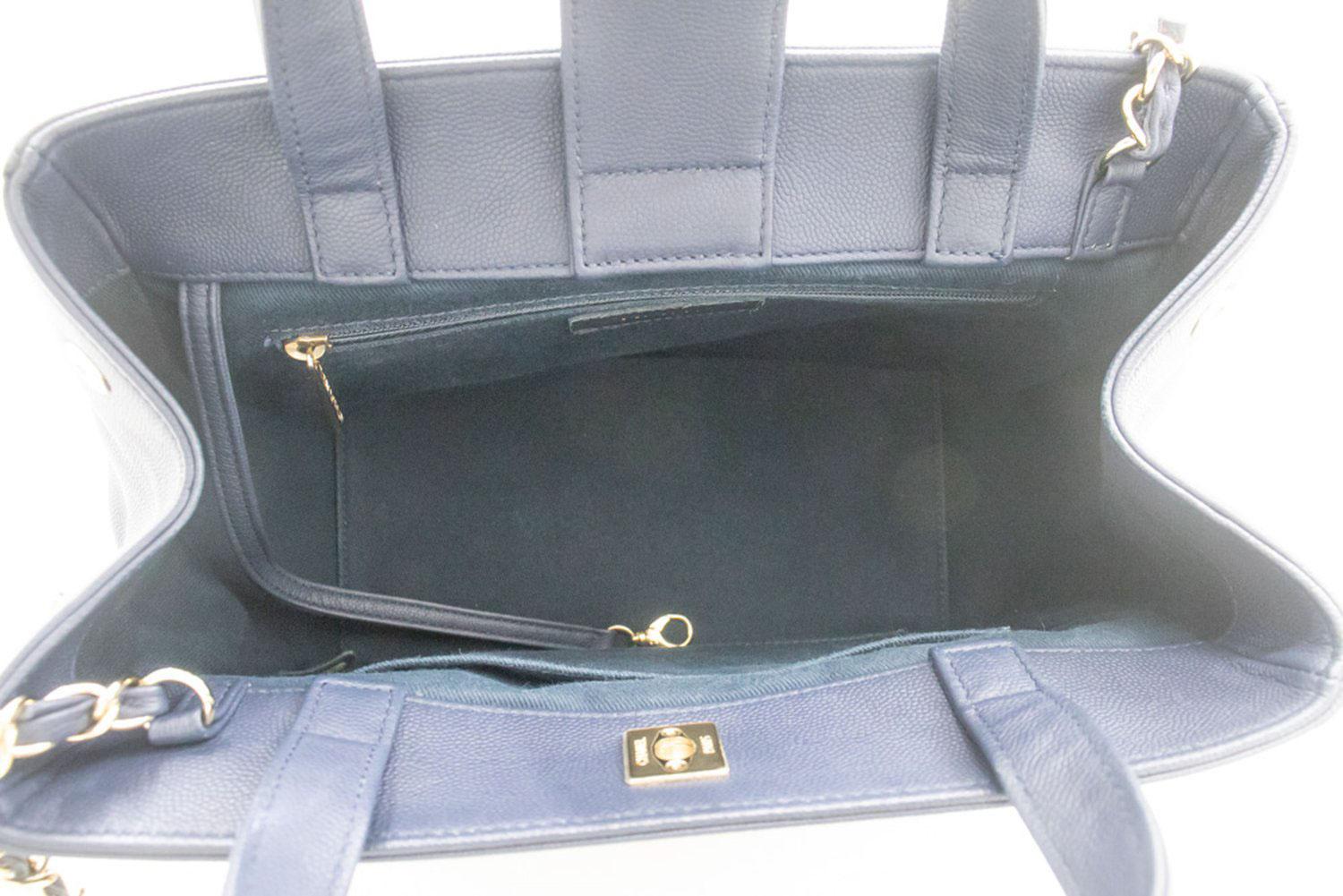 CHANEL Navy Grained Calfskin Leather Shoulder Bag Handbag Quilted For Sale 10