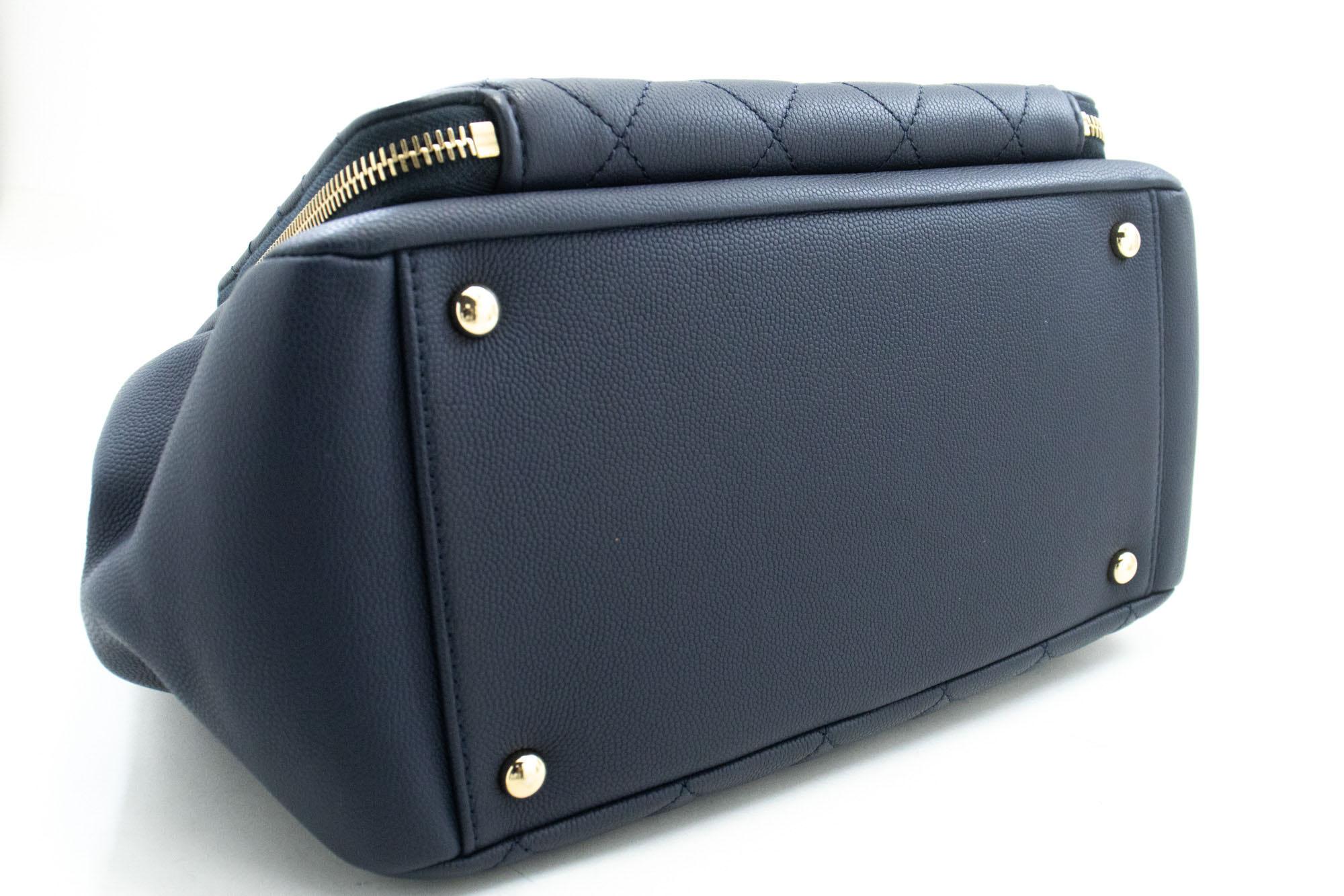 CHANEL Navy Grained Calfskin Leather Shoulder Bag Handbag Quilted In Excellent Condition For Sale In Takamatsu-shi, JP