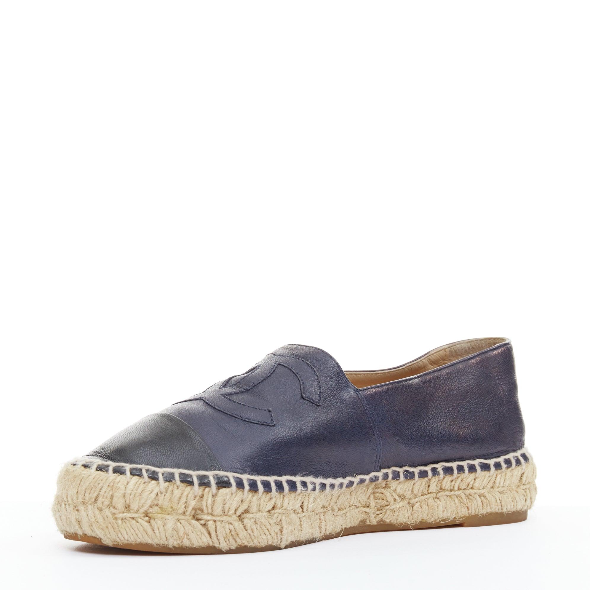 CHANEL navy lambskin leather CC logo applique jute espadrille shoes EU37 In Fair Condition For Sale In Hong Kong, NT