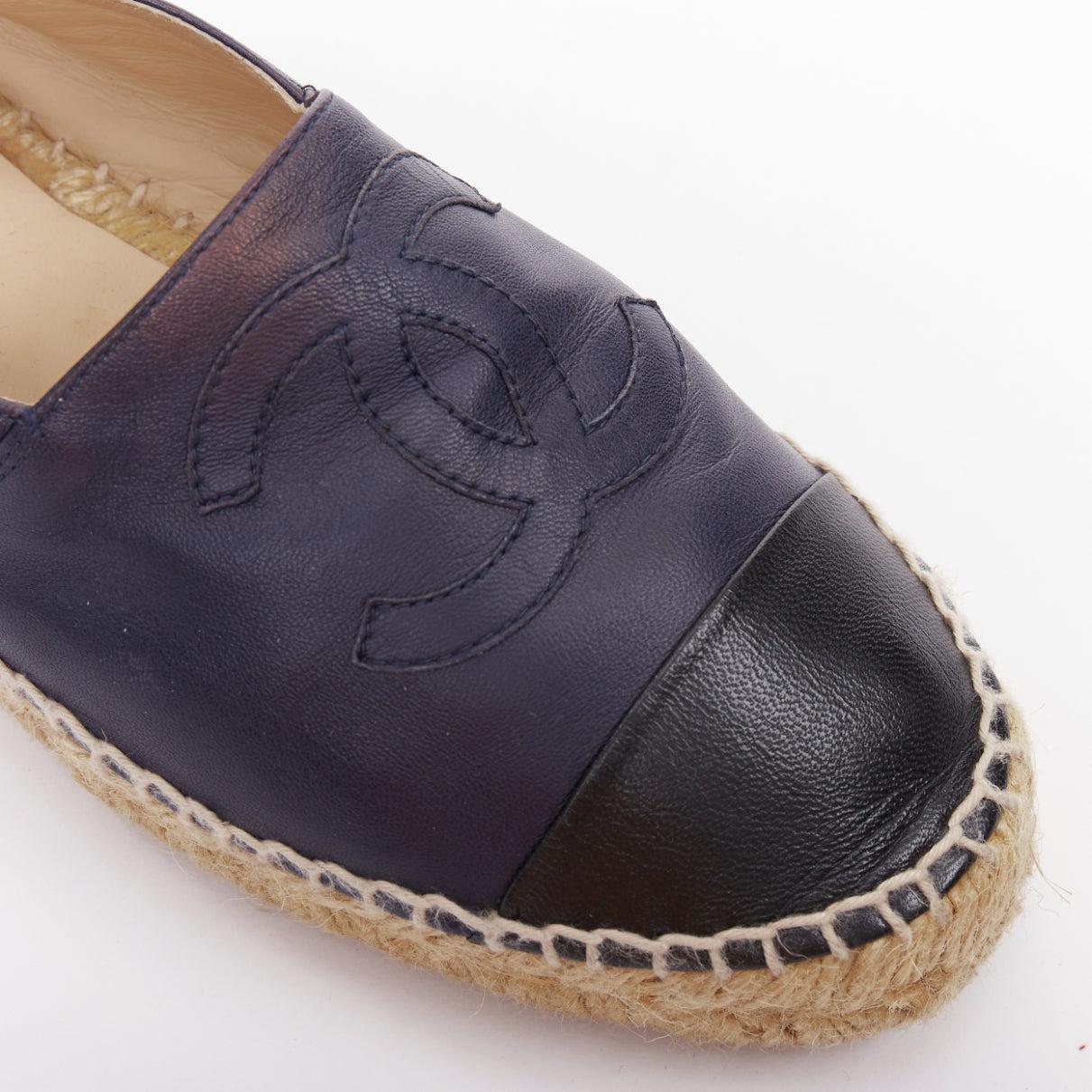 CHANEL navy lambskin leather CC logo applique jute espadrille shoes EU37 For Sale 2