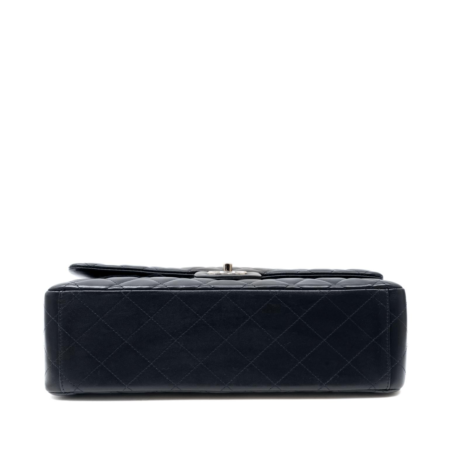 chanel classic flap navy