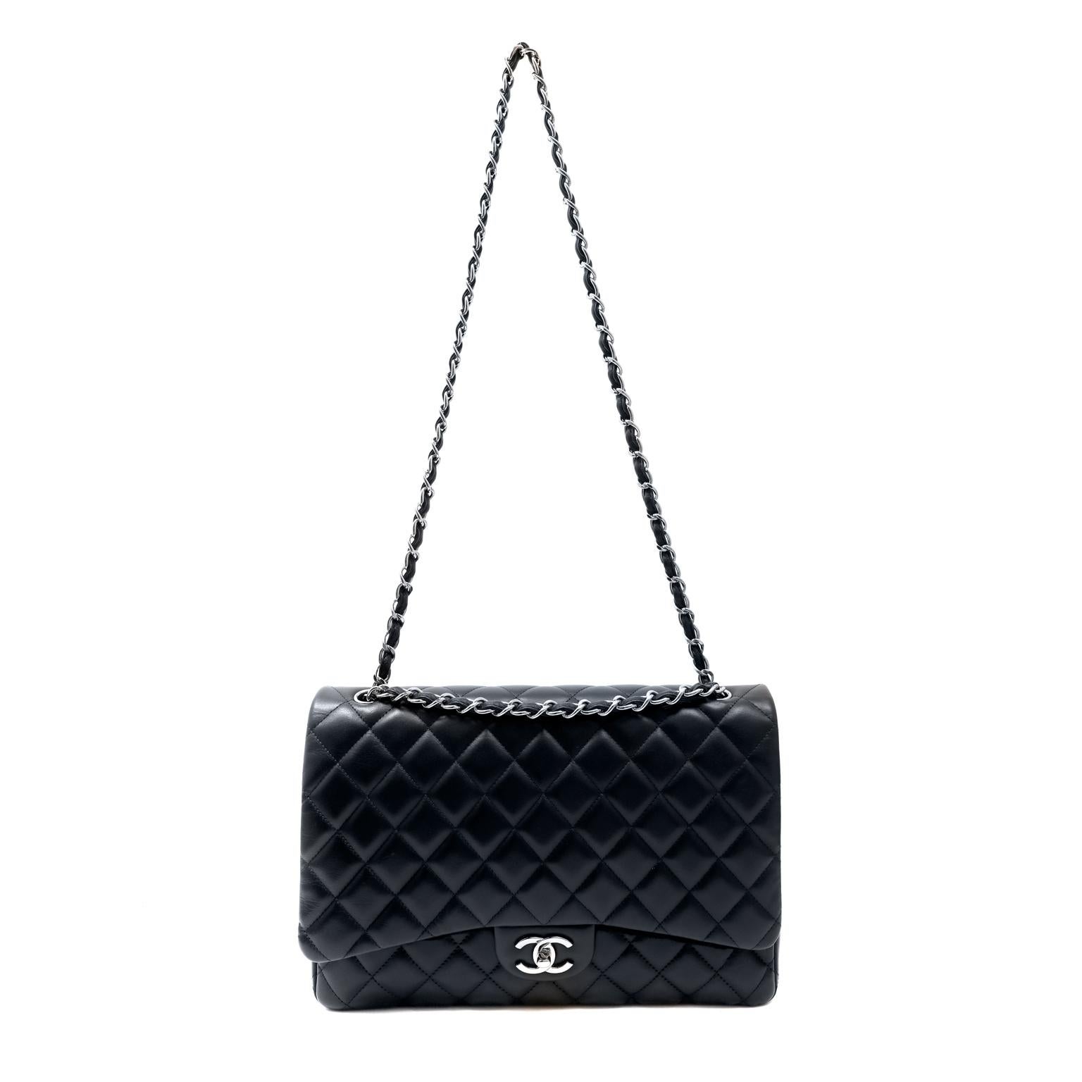 Chanel Navy Lambskin Maxi Double Flap Bag  In Excellent Condition In Palm Beach, FL