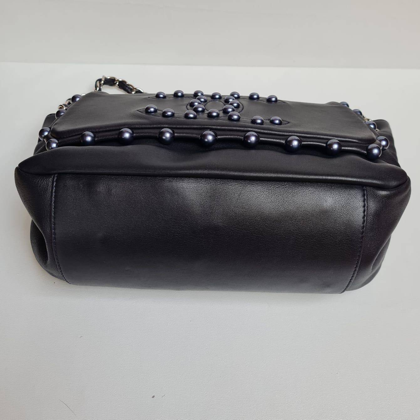 Chanel Navy Lambskin Pearl Obsession Flap Bag In Good Condition In Jakarta, Daerah Khusus Ibukota Jakarta