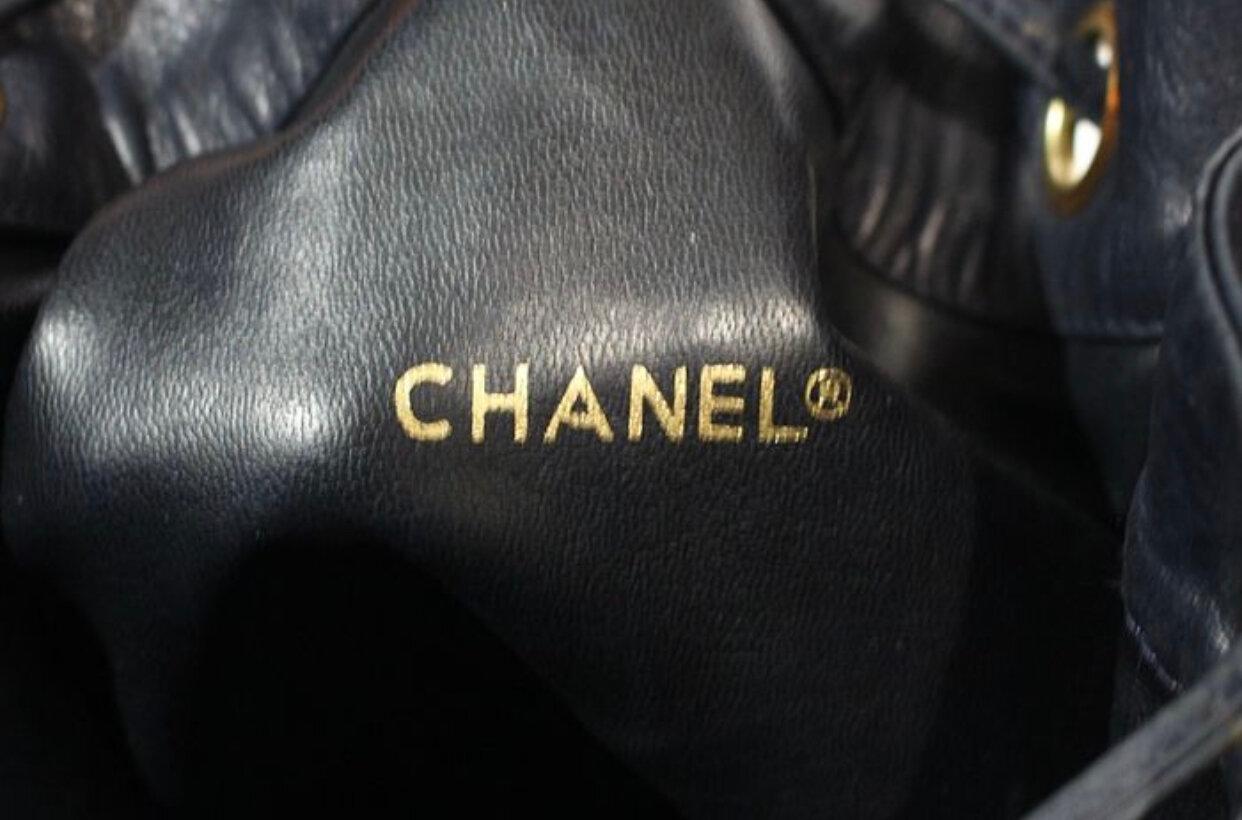 Chanel navy leather bag circa 1990 In Excellent Condition For Sale In SANT ANTONI DE PORTMANY, ES