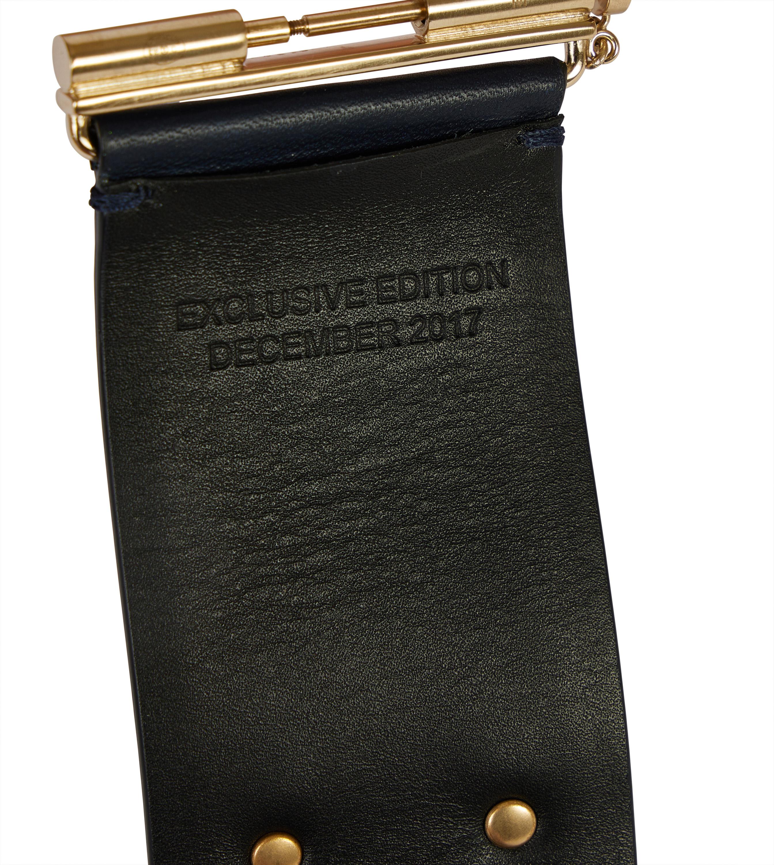 Chanel Pulsera CC de cuero azul marino en venta 1