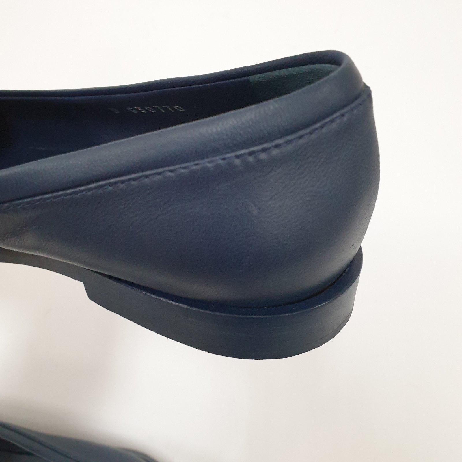 Chanel Navy Orange Leather Loafers In Good Condition In Krakow, PL