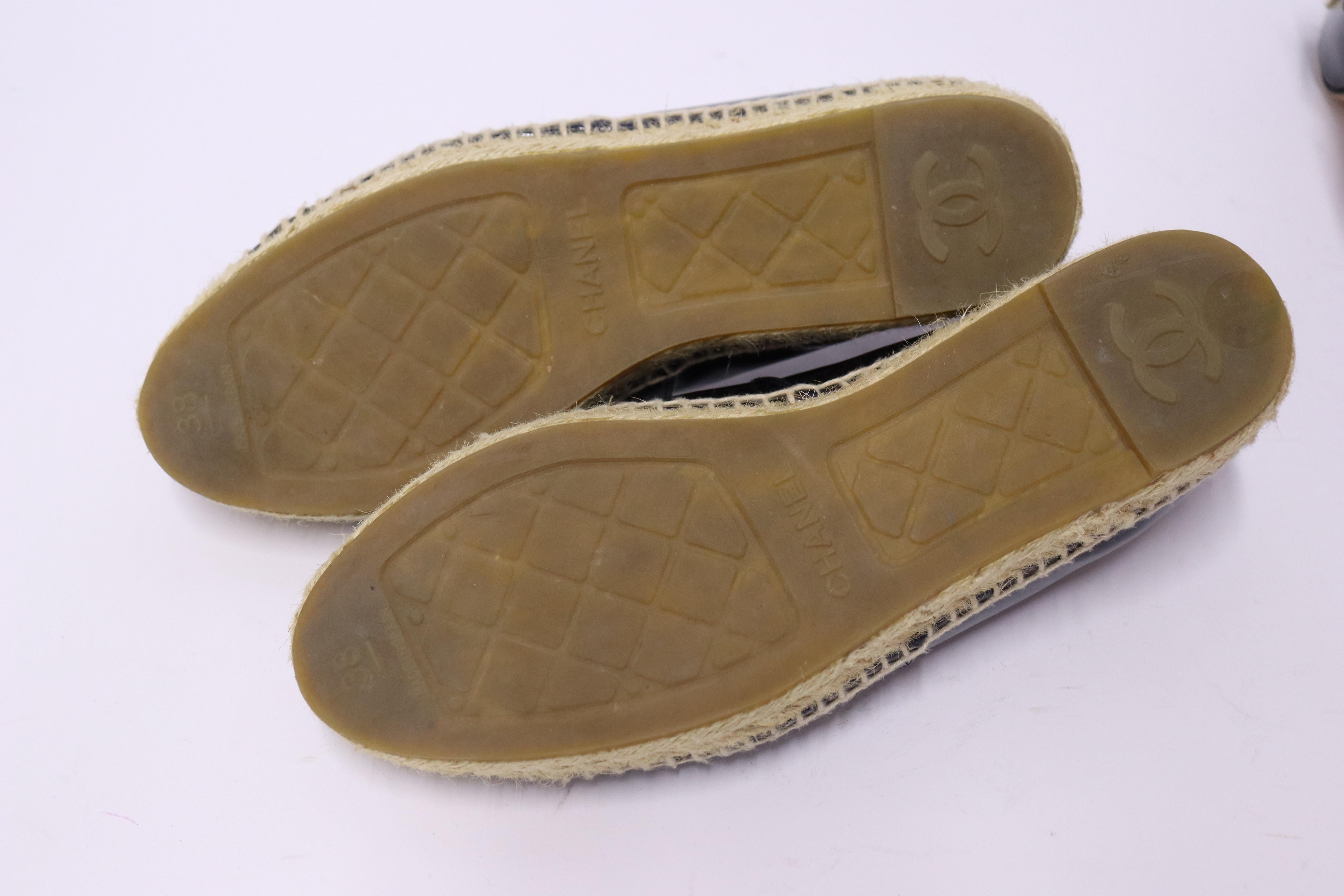 Chanel Navy Patent Lambskin Leather Espadrilles EU 38 For Sale 3