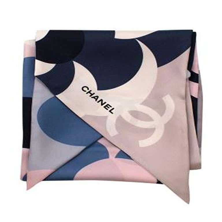 Chanel Navy & Pink Silk Twilly 155x15 In Good Condition For Sale In London, GB