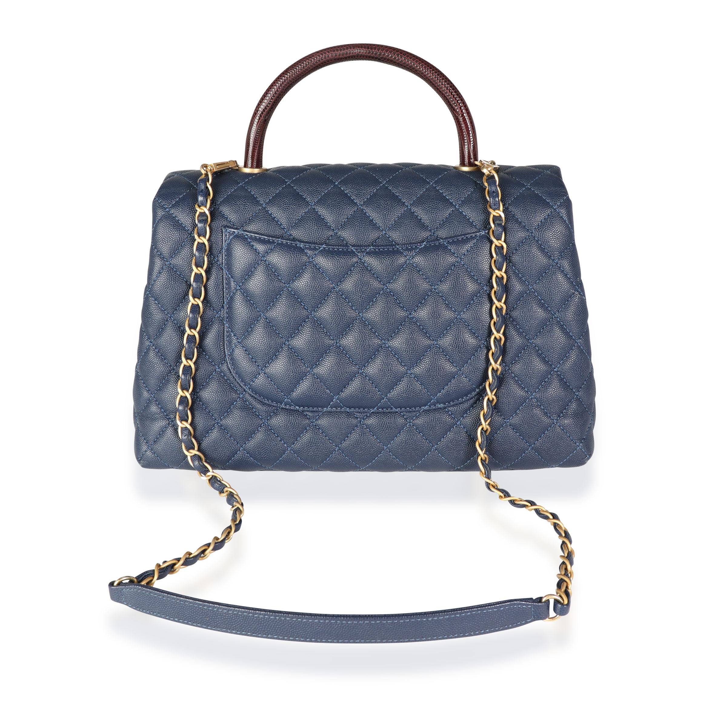 Chanel Chanel Marineblaue gesteppte Klappentasche aus Eidechse in Kaviar & Braun mit großem Coco-Griff (Grau)