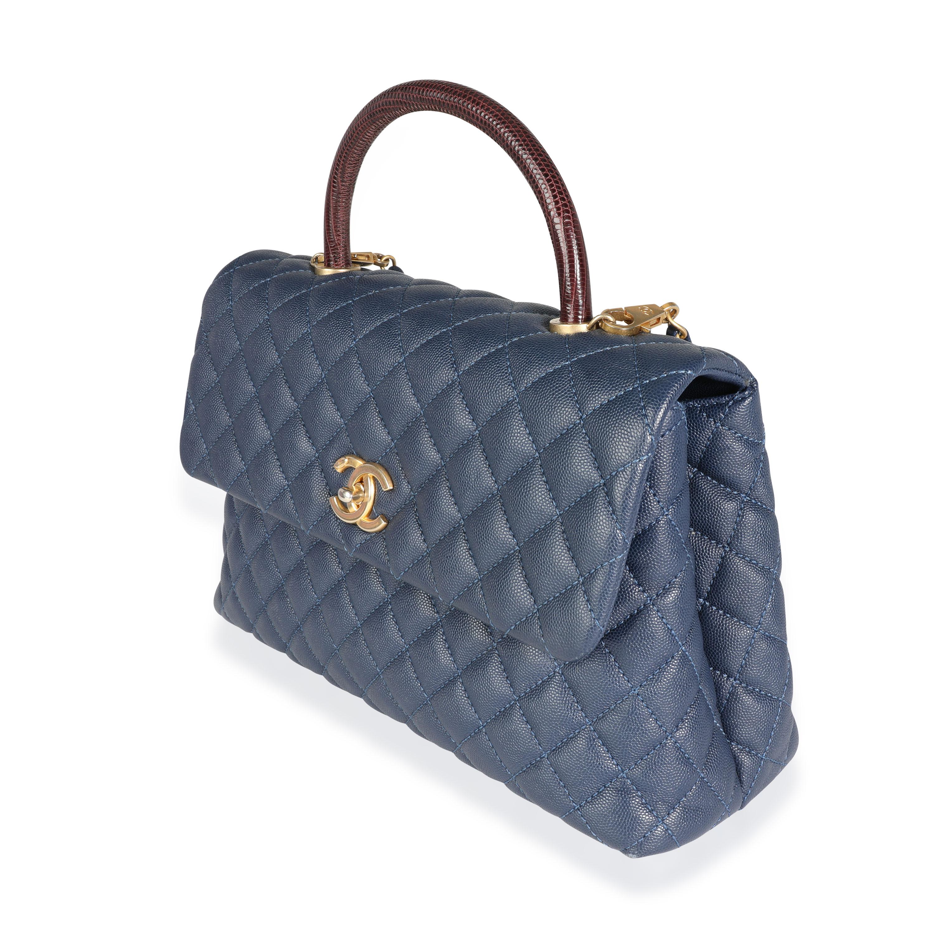 Chanel Chanel Marineblaue gesteppte Klappentasche aus Eidechse in Kaviar & Braun mit großem Coco-Griff im Zustand „Hervorragend“ in New York, NY