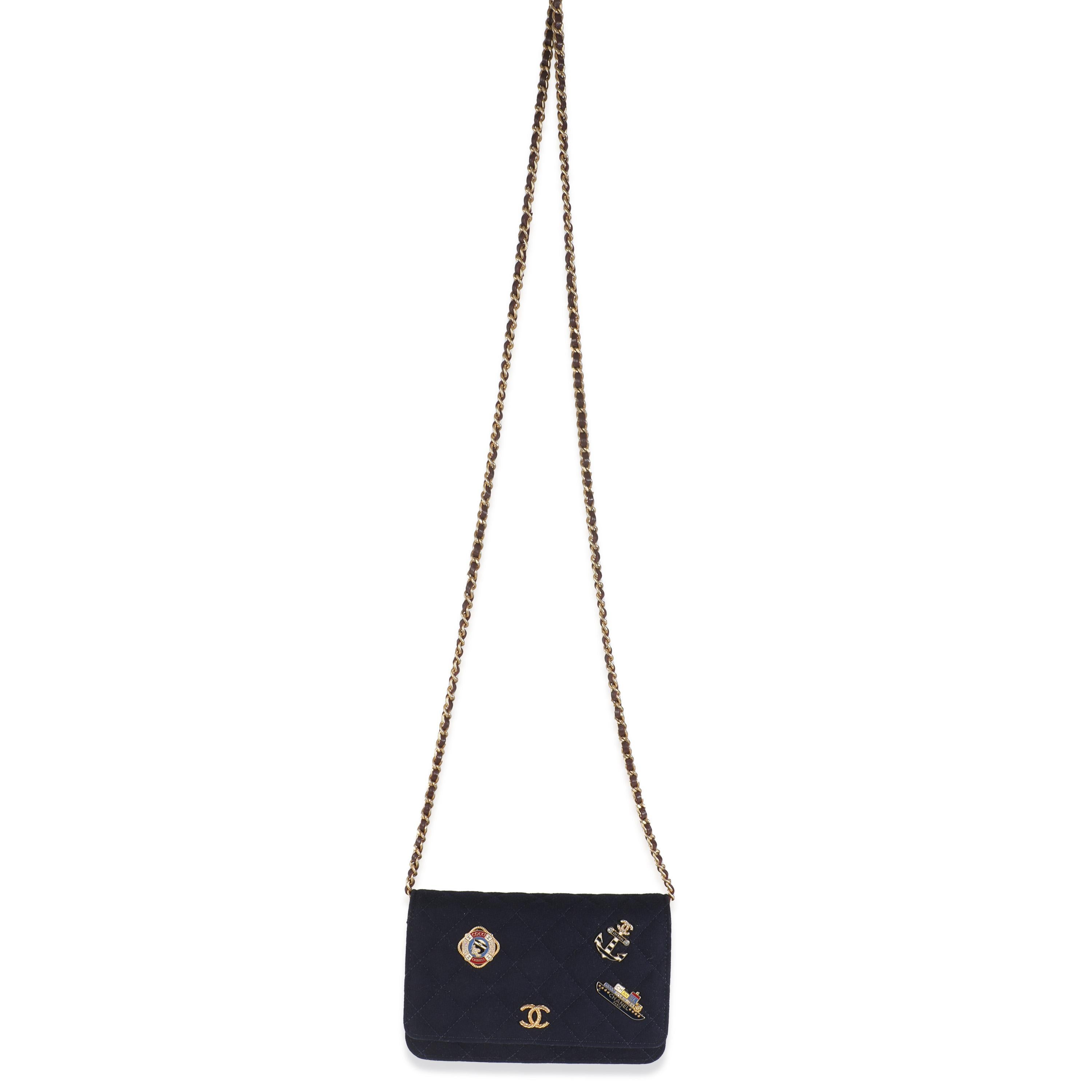Chanel Navy Navy Quilted Felt Paris-Hamburg Charms Wallet On Chain en vente 1