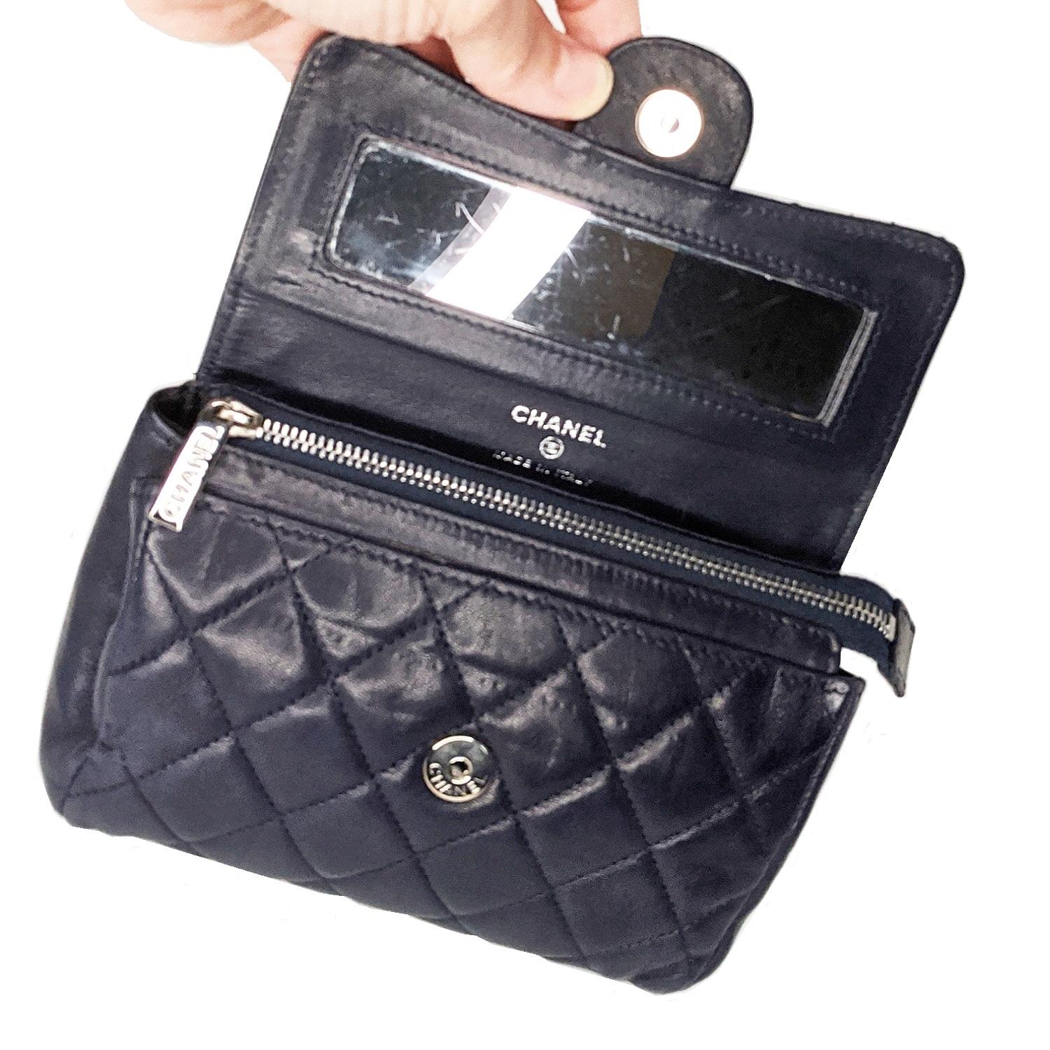Chanel Navy Quilted Flap Cosmetic Case In Good Condition In Scottsdale, AZ