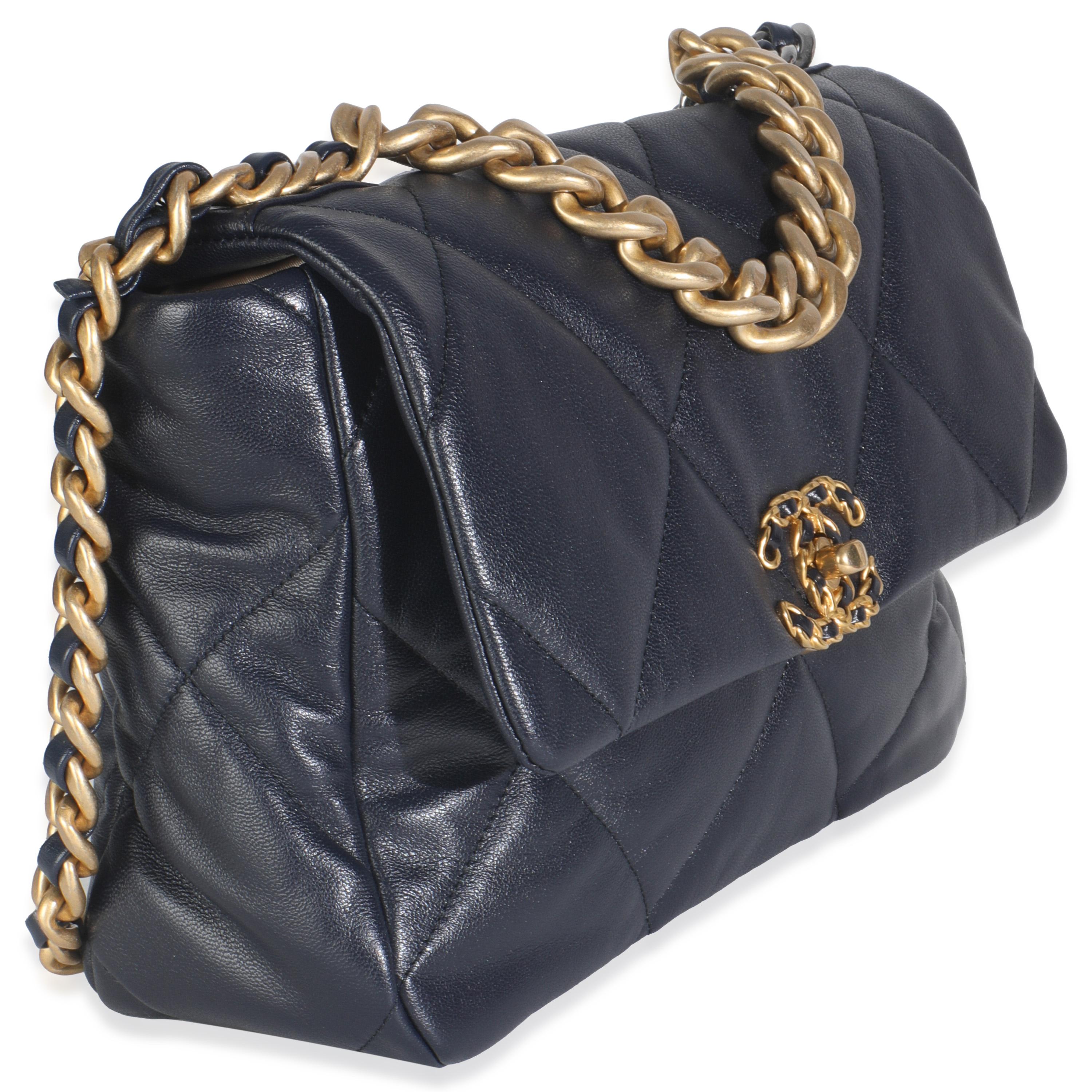 Chanel Navy Gestepptes Lammfell Medium Chanel 19 Klappe Tasche im Angebot 1