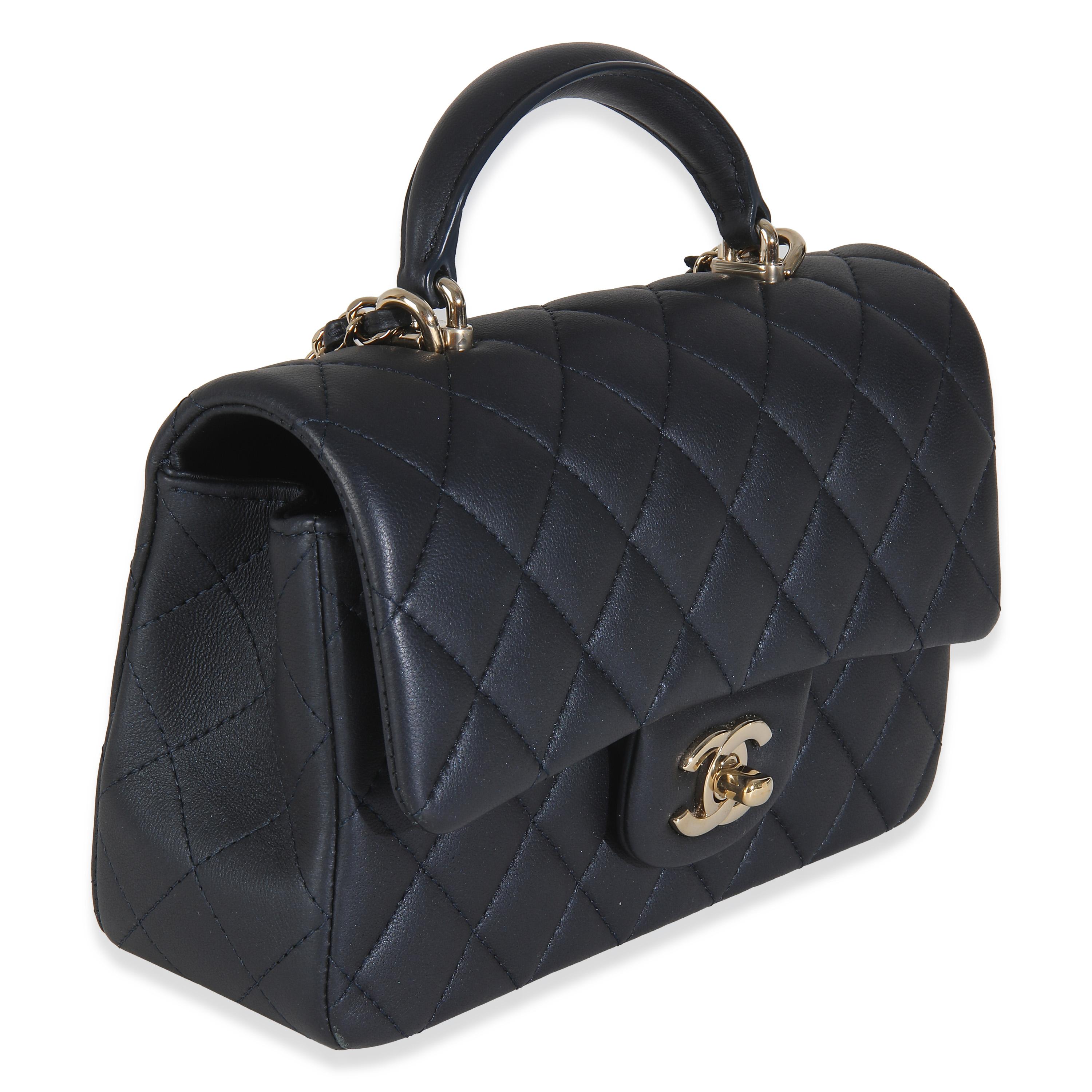 Chanel Marineblaues gestepptes Lammfell Mini-Rechteckiger Henkel (Schwarz) im Angebot