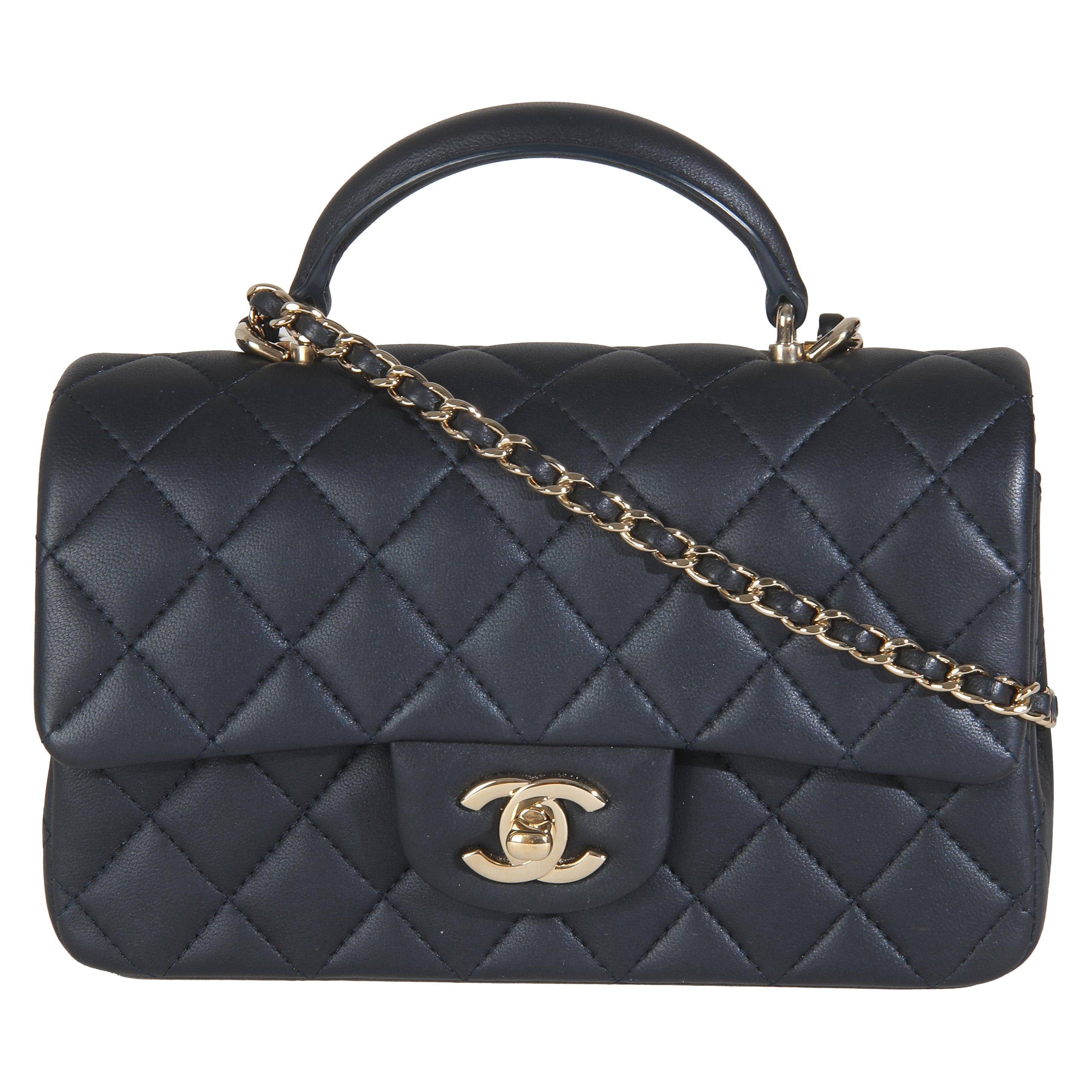 Chanel Marineblaues gestepptes Lammfell Mini-Rechteckiger Henkel im Angebot