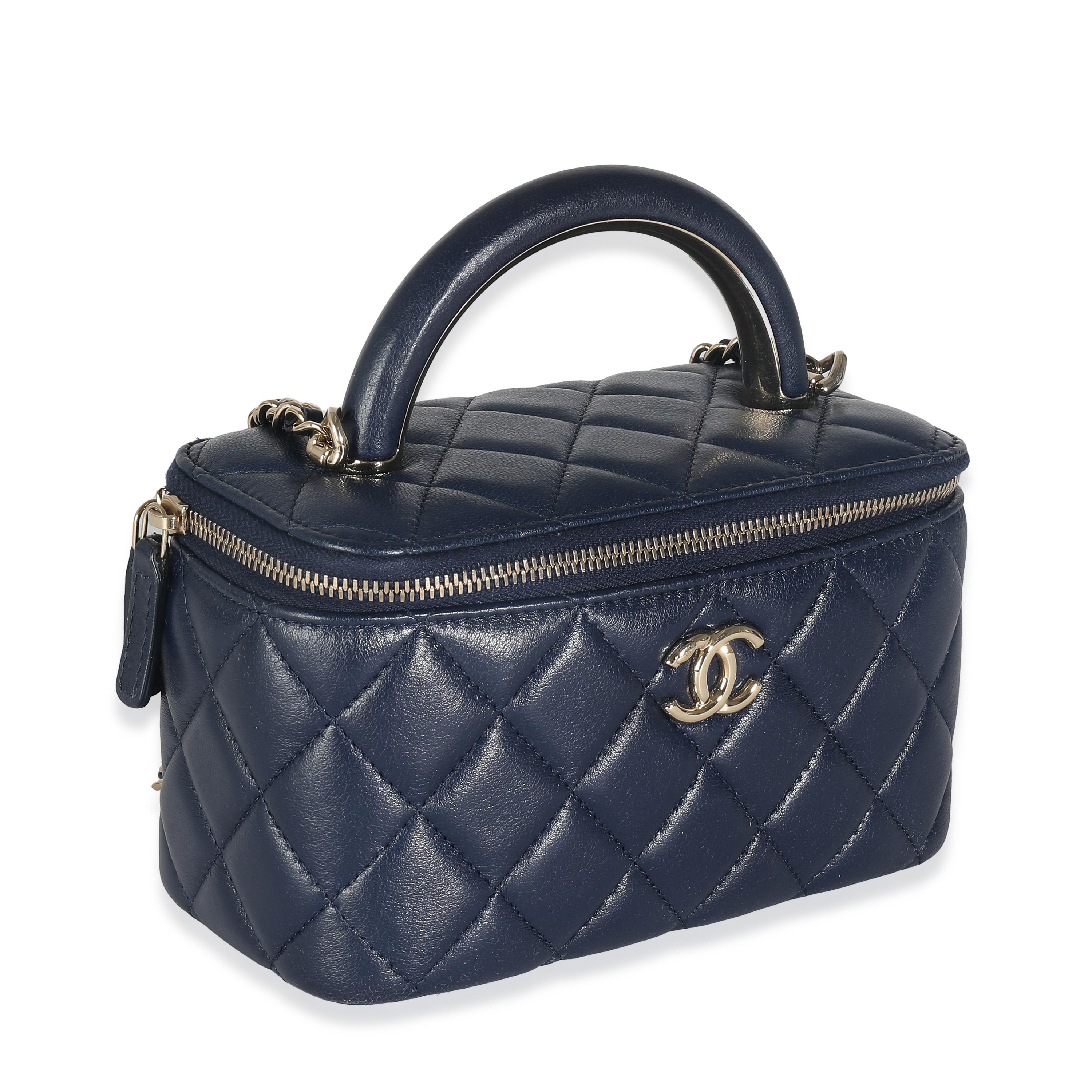 Noir Vanity Case avec chaîne en cuir d'agneau matelassé Chanel Navy en vente