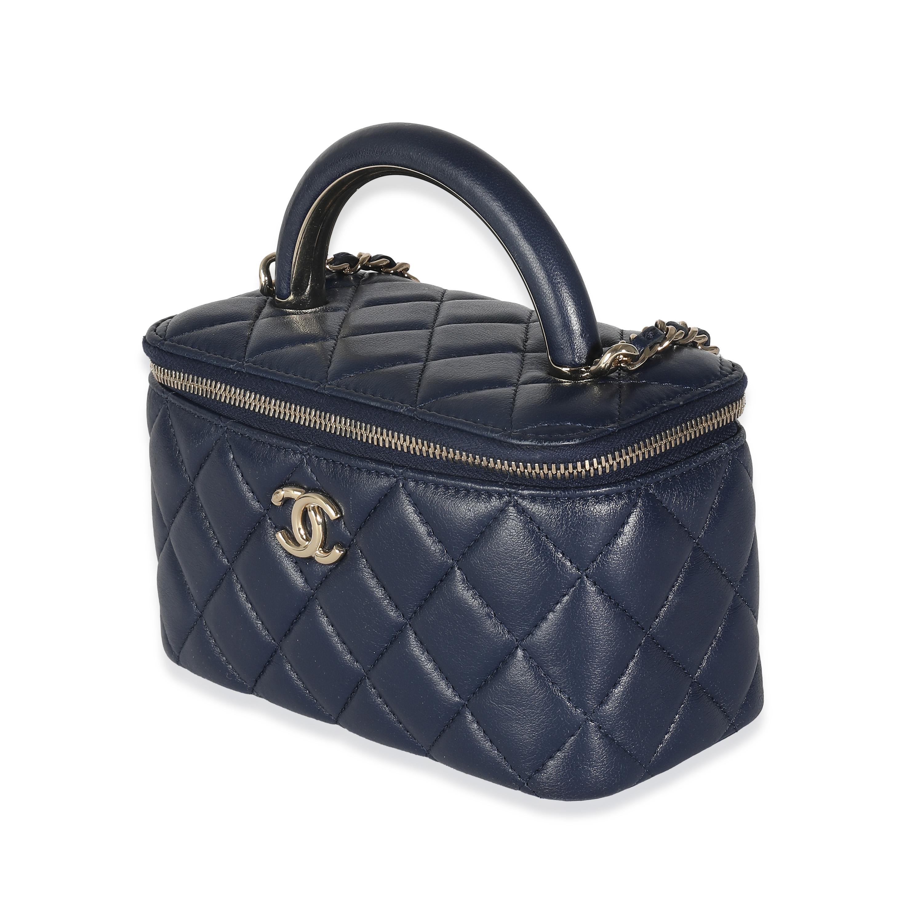 Vanity Case avec chaîne en cuir d'agneau matelassé Chanel Navy Excellent état - En vente à New York, NY