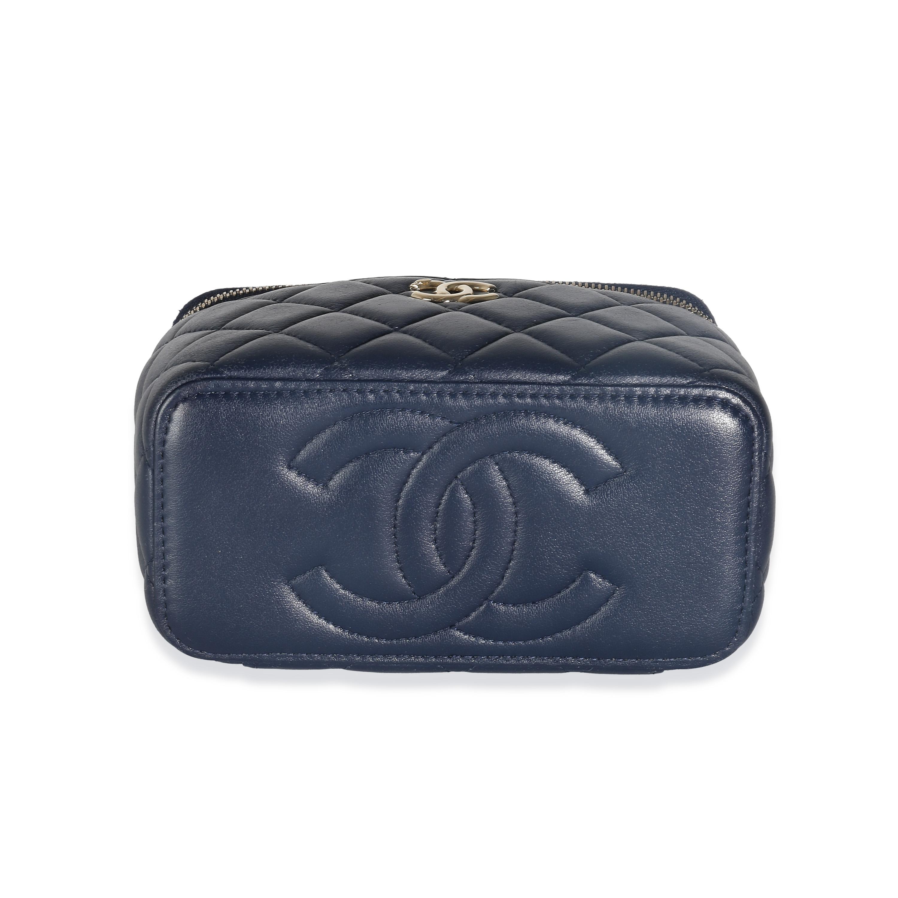 Vanity Case avec chaîne en cuir d'agneau matelassé Chanel Navy Pour femmes en vente