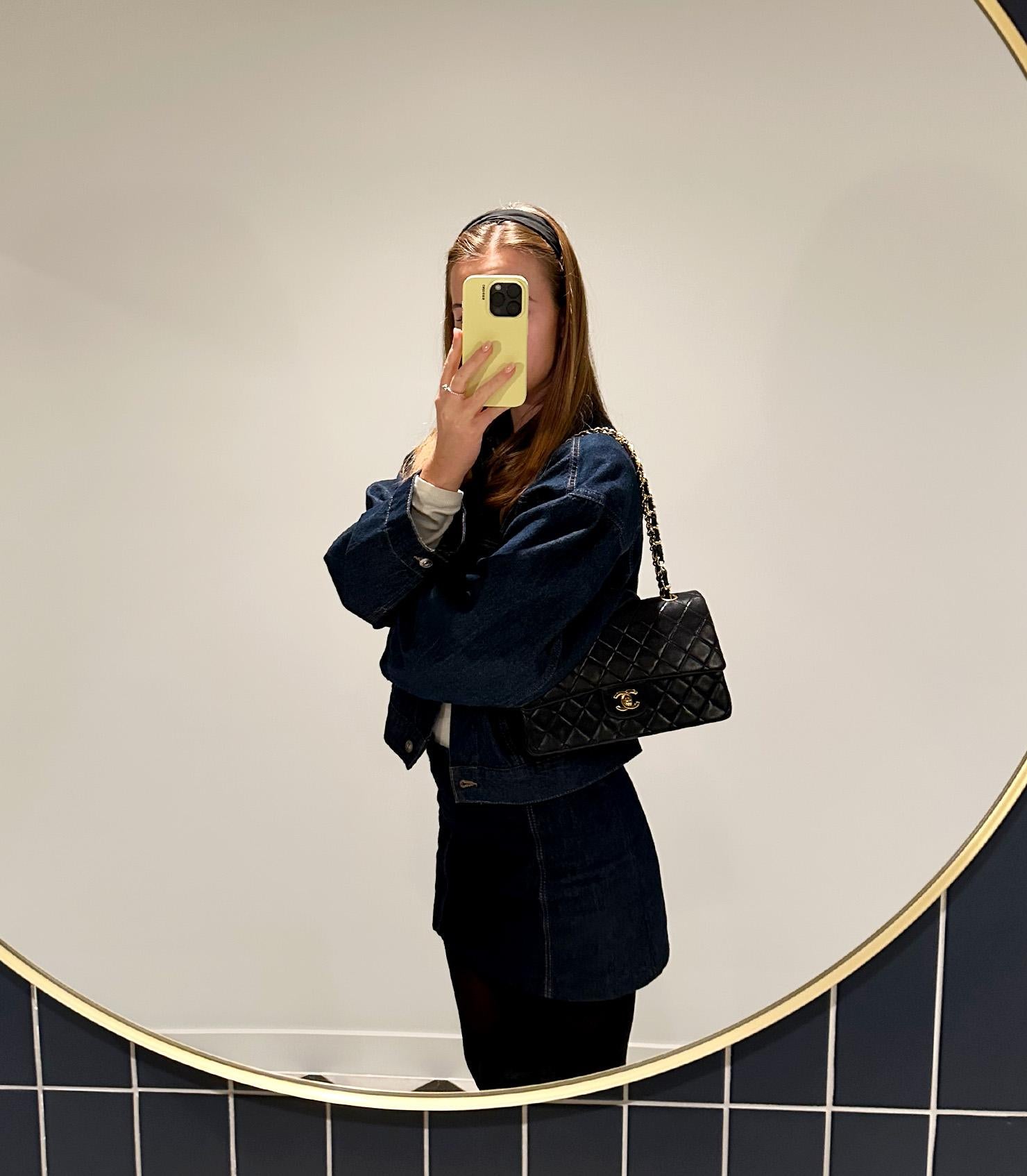 Chanel Marineblaue Vintage Medium Classic Double Flap Tasche aus gestepptem Lammfell im Angebot 7